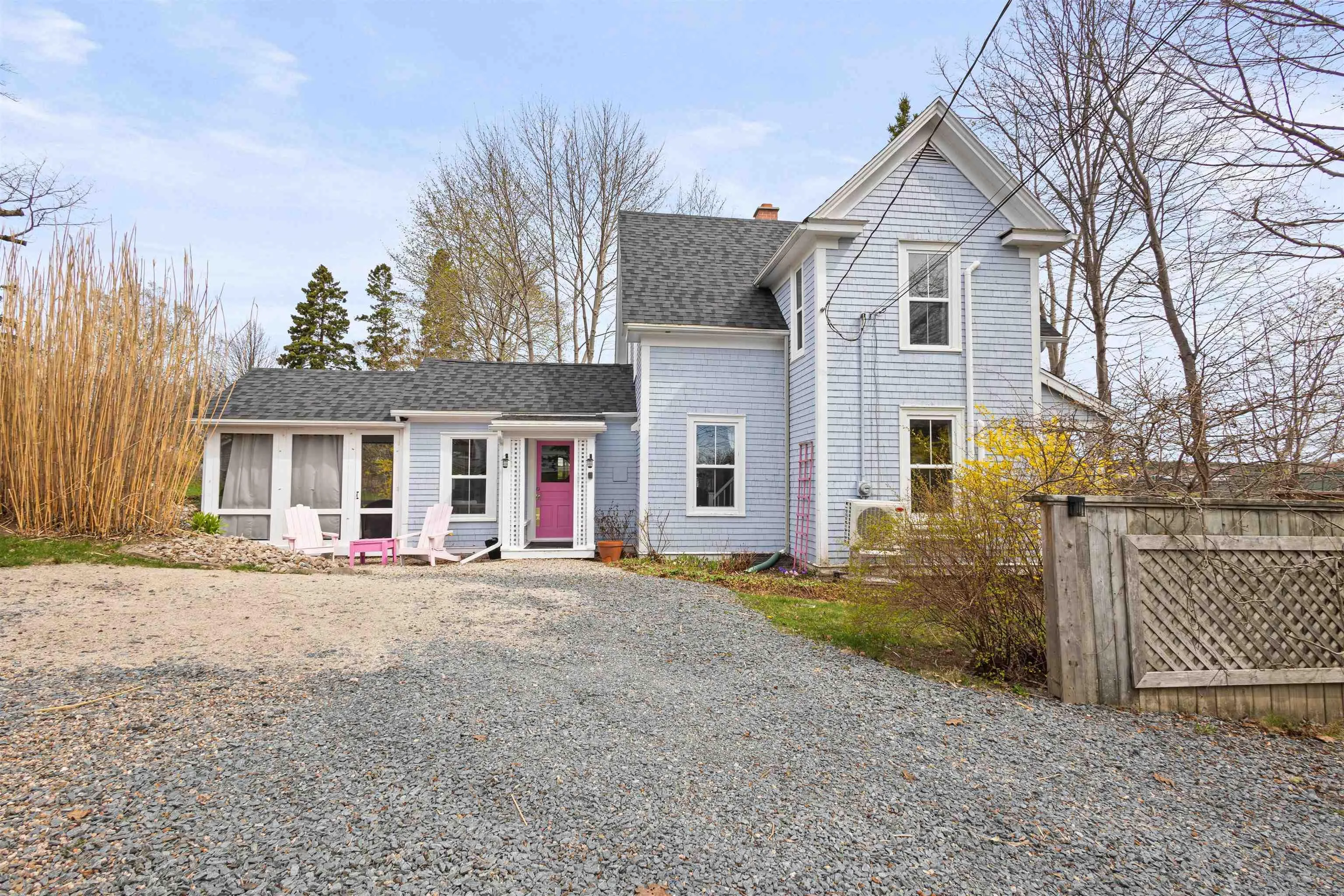 89&93 Queen Street, Chester, NS B0J 1J0, 4 Bedrooms Bedrooms, ,1 BathroomBathrooms,Residential,For Sale,Queen,202510386