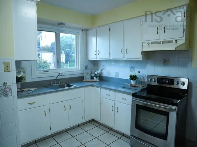 4 Starling Street, Halifax, NS B3M 1V8, 5 Bedrooms Bedrooms, ,2 BathroomsBathrooms,Residential,For Sale,Starling,202523680