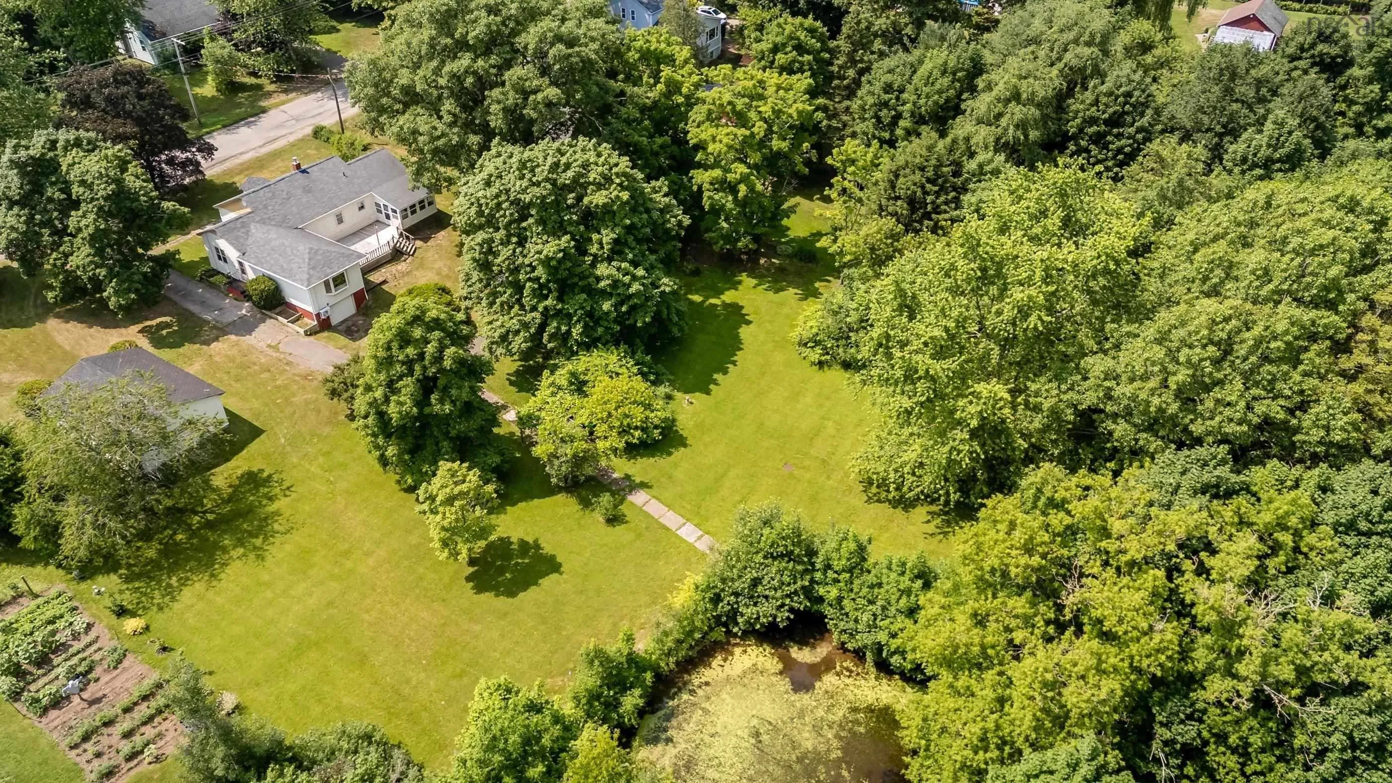 122 Maple Avenue, Berwick, NS B0P 1E0, 3 Bedrooms Bedrooms, ,1 BathroomBathrooms,Residential,For Sale,Maple,202522254