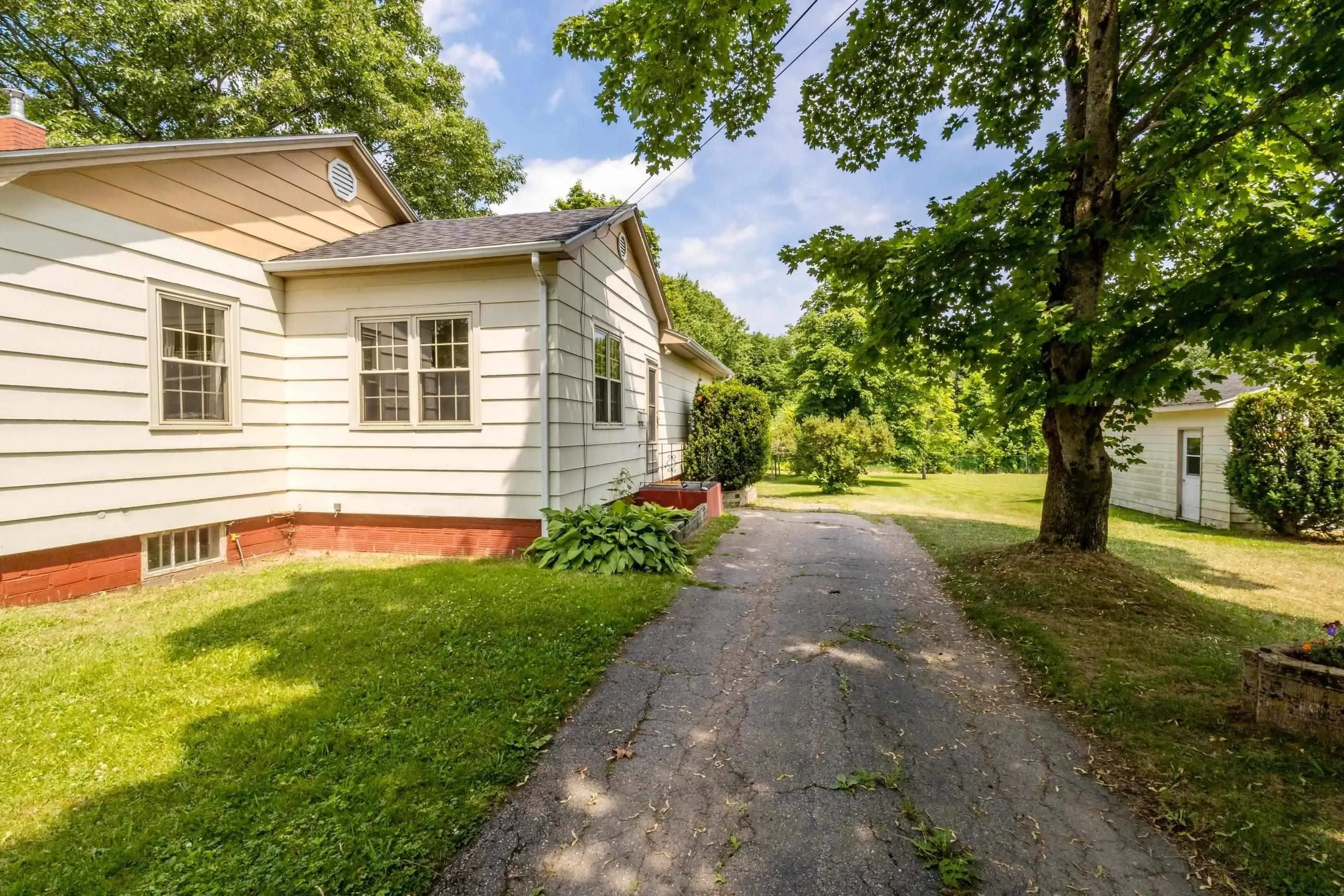 122 Maple Avenue, Berwick, NS B0P 1E0, 3 Bedrooms Bedrooms, ,1 BathroomBathrooms,Residential,For Sale,Maple,202522254