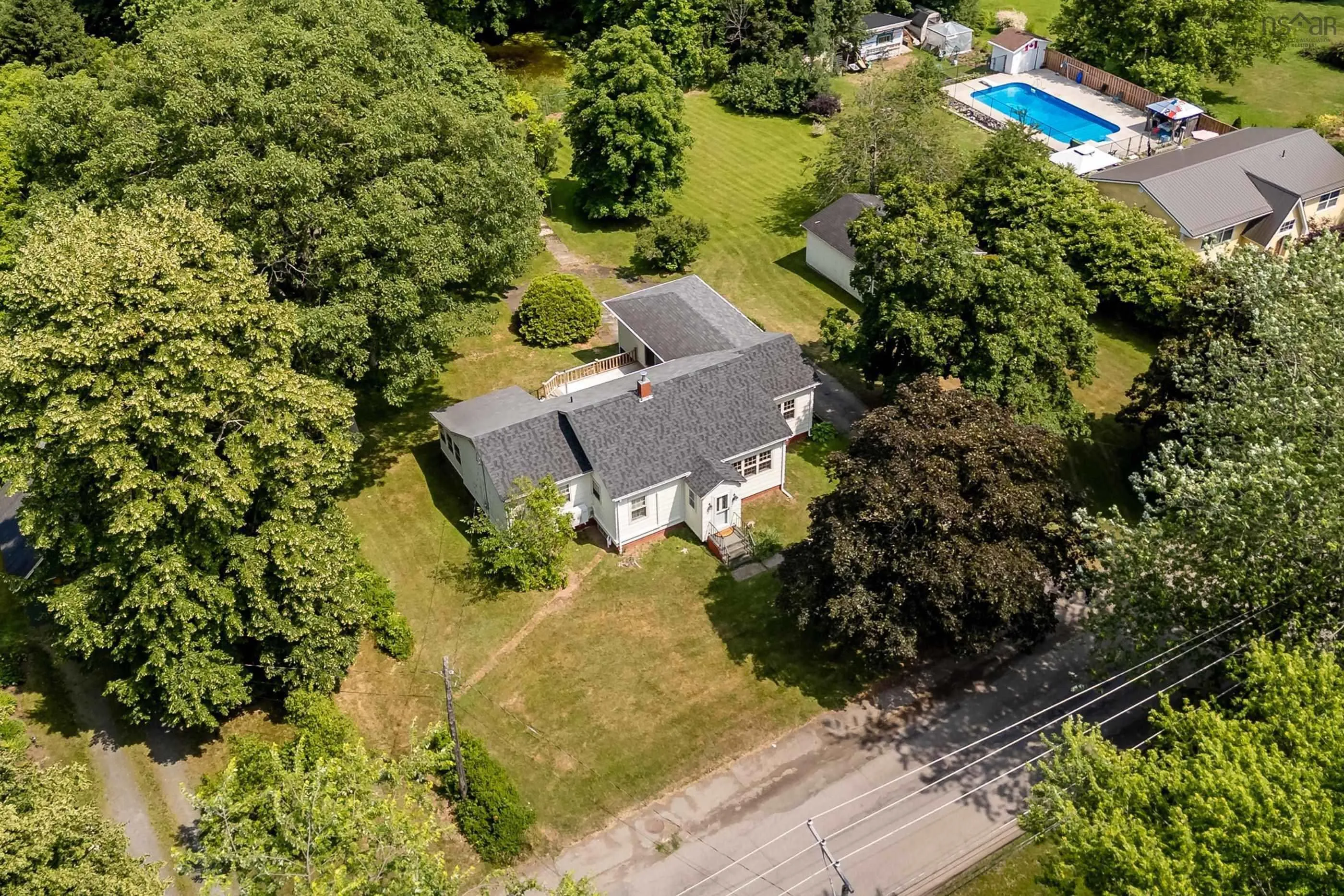 122 Maple Avenue, Berwick, NS B0P 1E0, 3 Bedrooms Bedrooms, ,1 BathroomBathrooms,Residential,For Sale,Maple,202522254