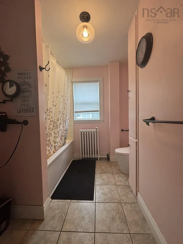 67 Cliff Street, Yarmouth Ns B5a 3j1, 3 Bedrooms Bedrooms, ,Residential Income,For Sale,Cliff,202509286