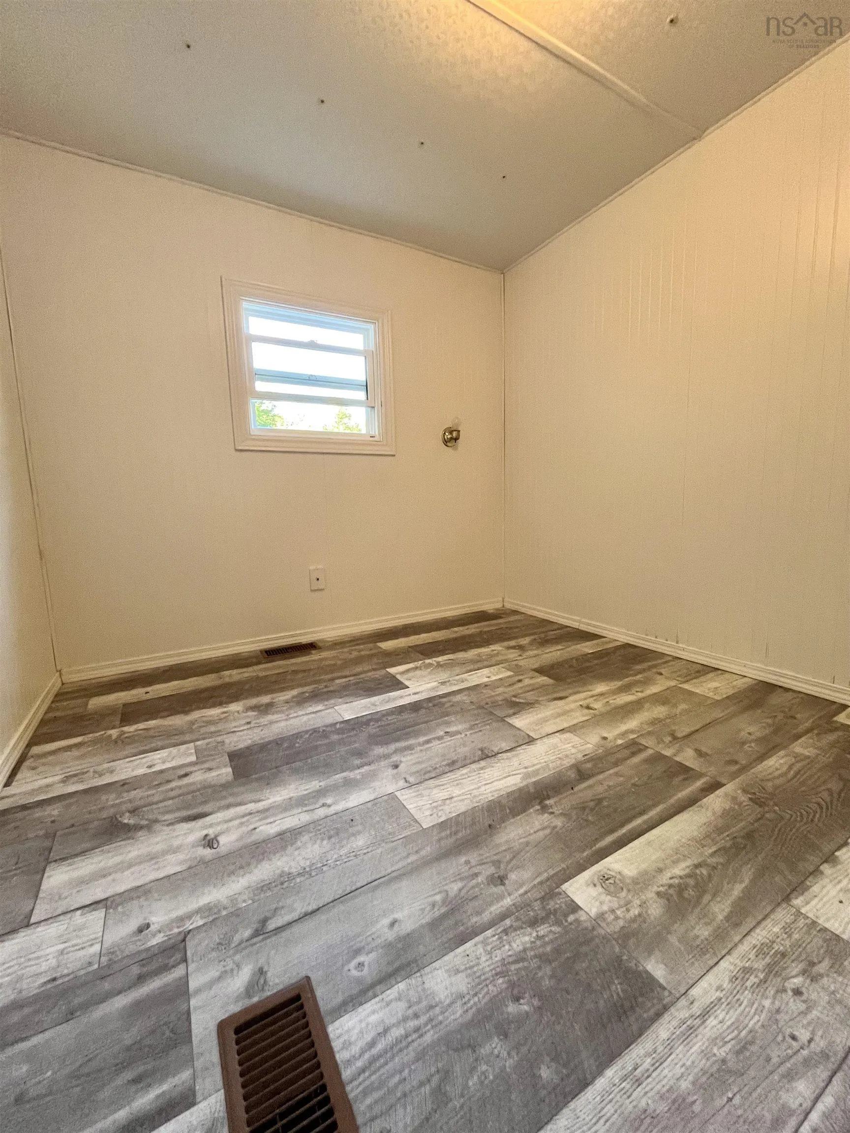 4276 Clementsvale Road, Princedale Ns B0s 1g0, 1 Bedroom Bedrooms, ,1 BathroomBathrooms,Residential,For Sale,Clementsvale,202421821