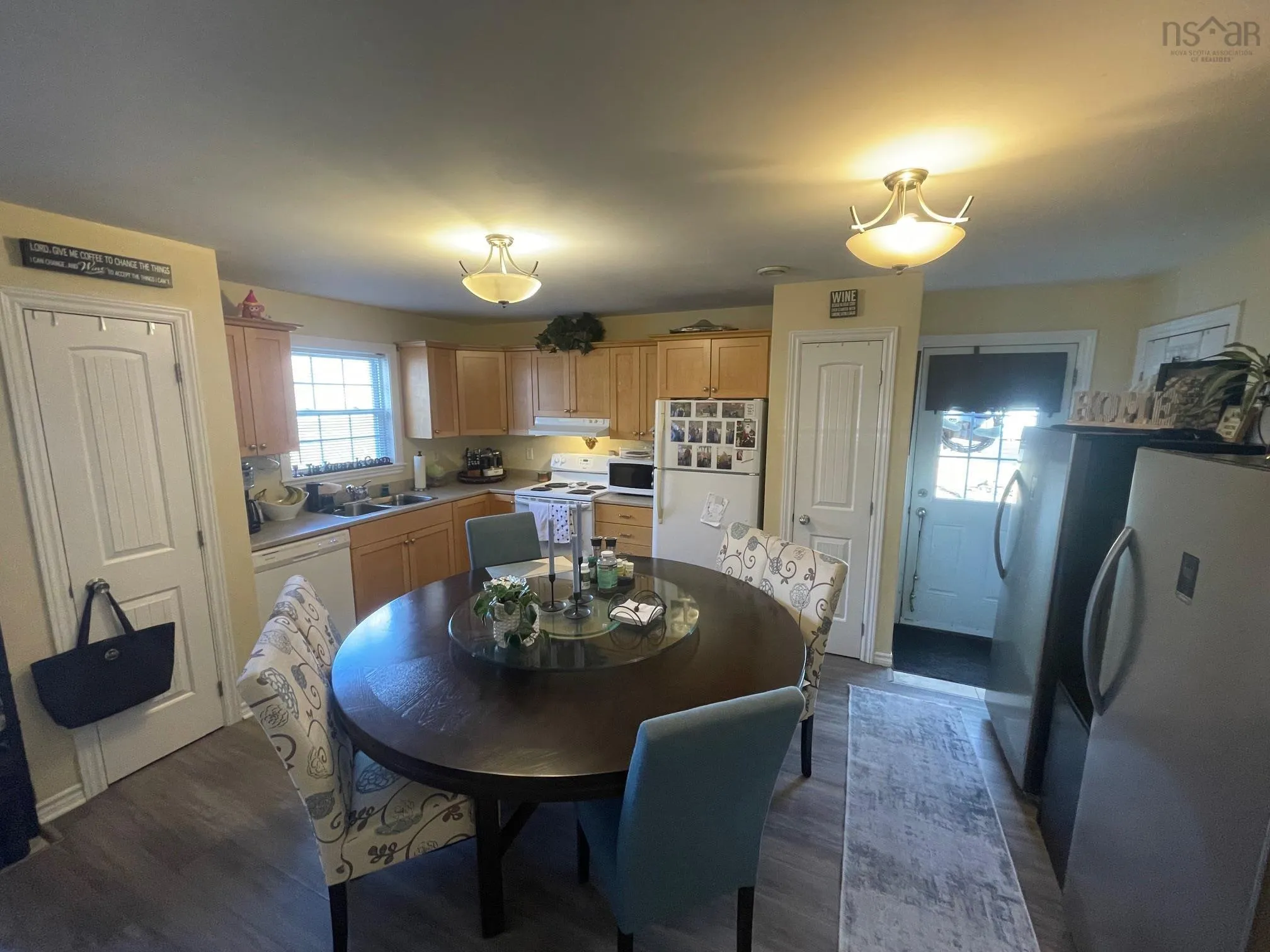 861/863 Beaver Bank Road, Beaver Bank Ns B4g 1c1, ,Residential Income,For Sale,Beaver Bank,202501409