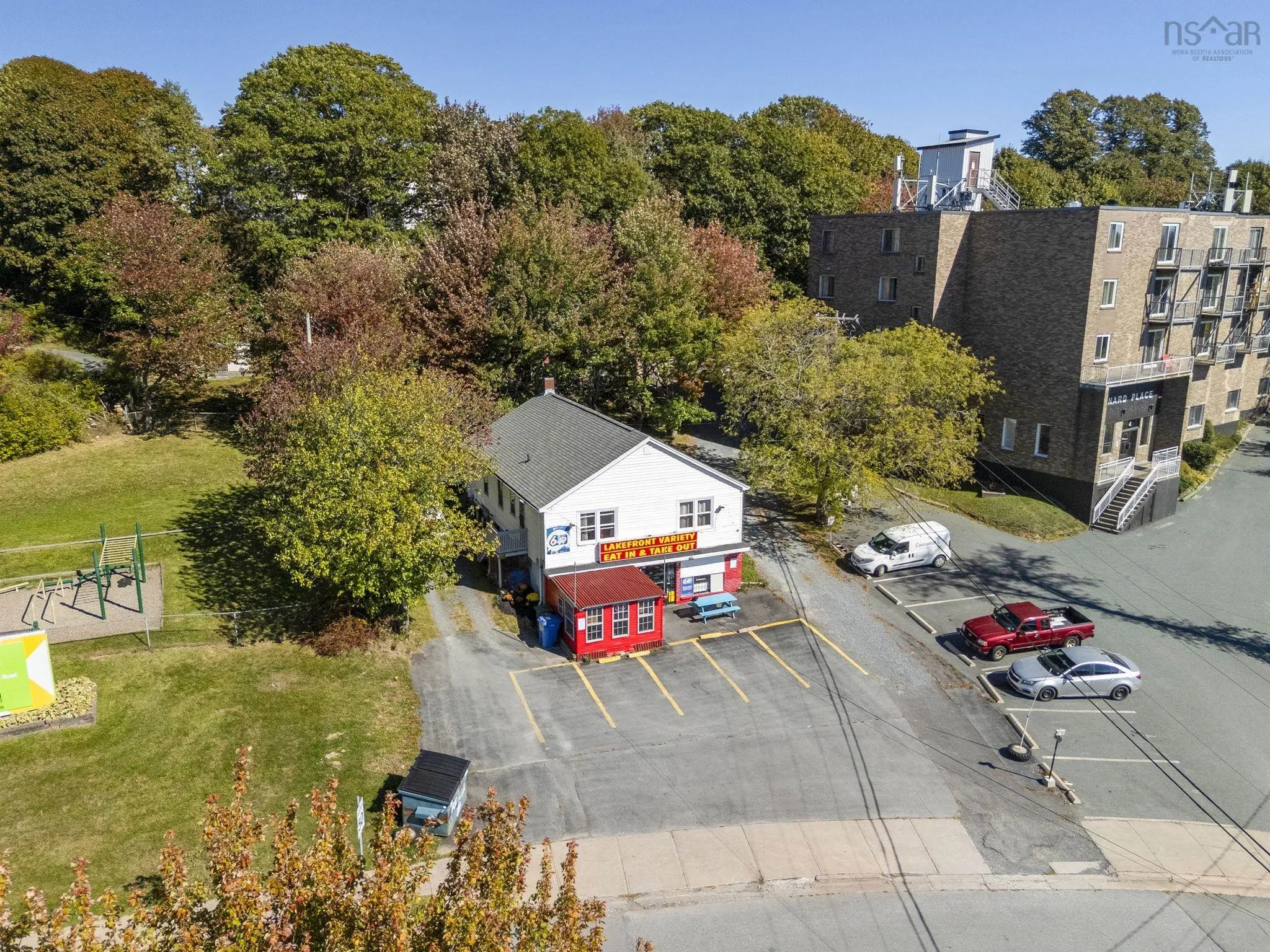 16-6 Lakefront Road, Dartmouth, NS B2Y 3C3, 4 Bedrooms Bedrooms, ,Residential Income,For Sale,Lakefront,202525250