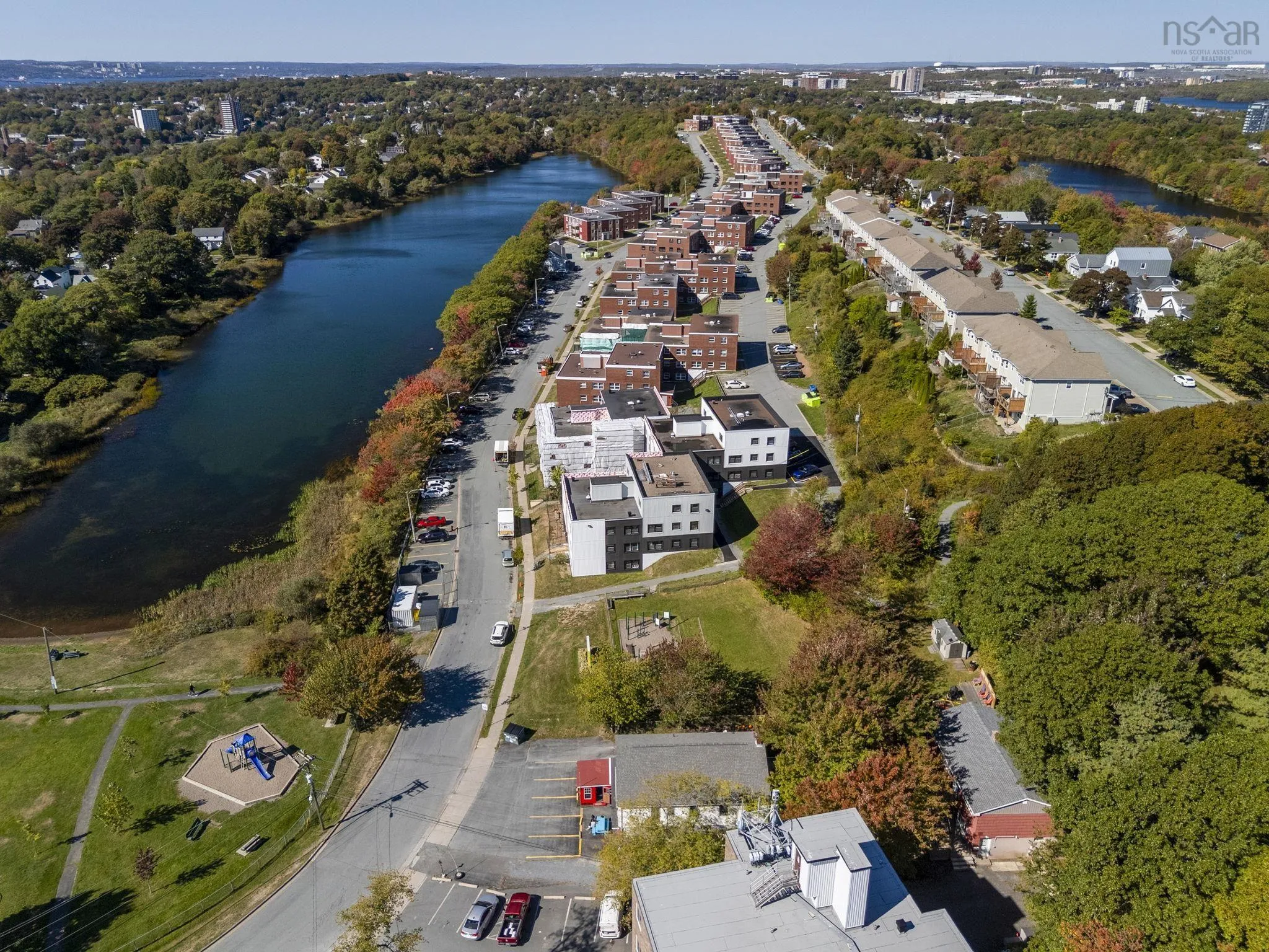16-6 Lakefront Road, Dartmouth, NS B2Y 3C3, 4 Bedrooms Bedrooms, ,Residential Income,For Sale,Lakefront,202525250