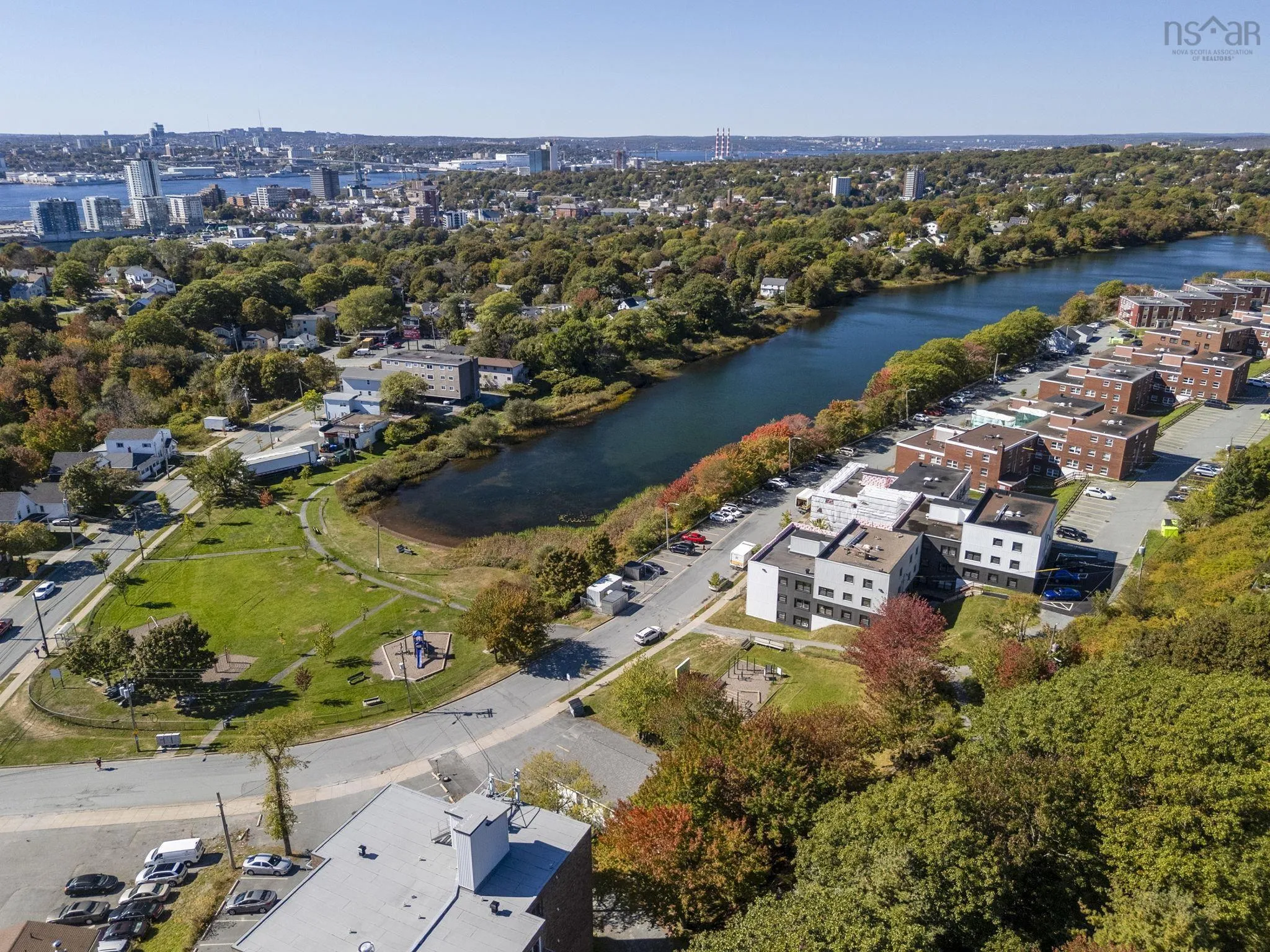 16-6 Lakefront Road, Dartmouth, NS B2Y 3C3, 4 Bedrooms Bedrooms, ,Residential Income,For Sale,Lakefront,202525250