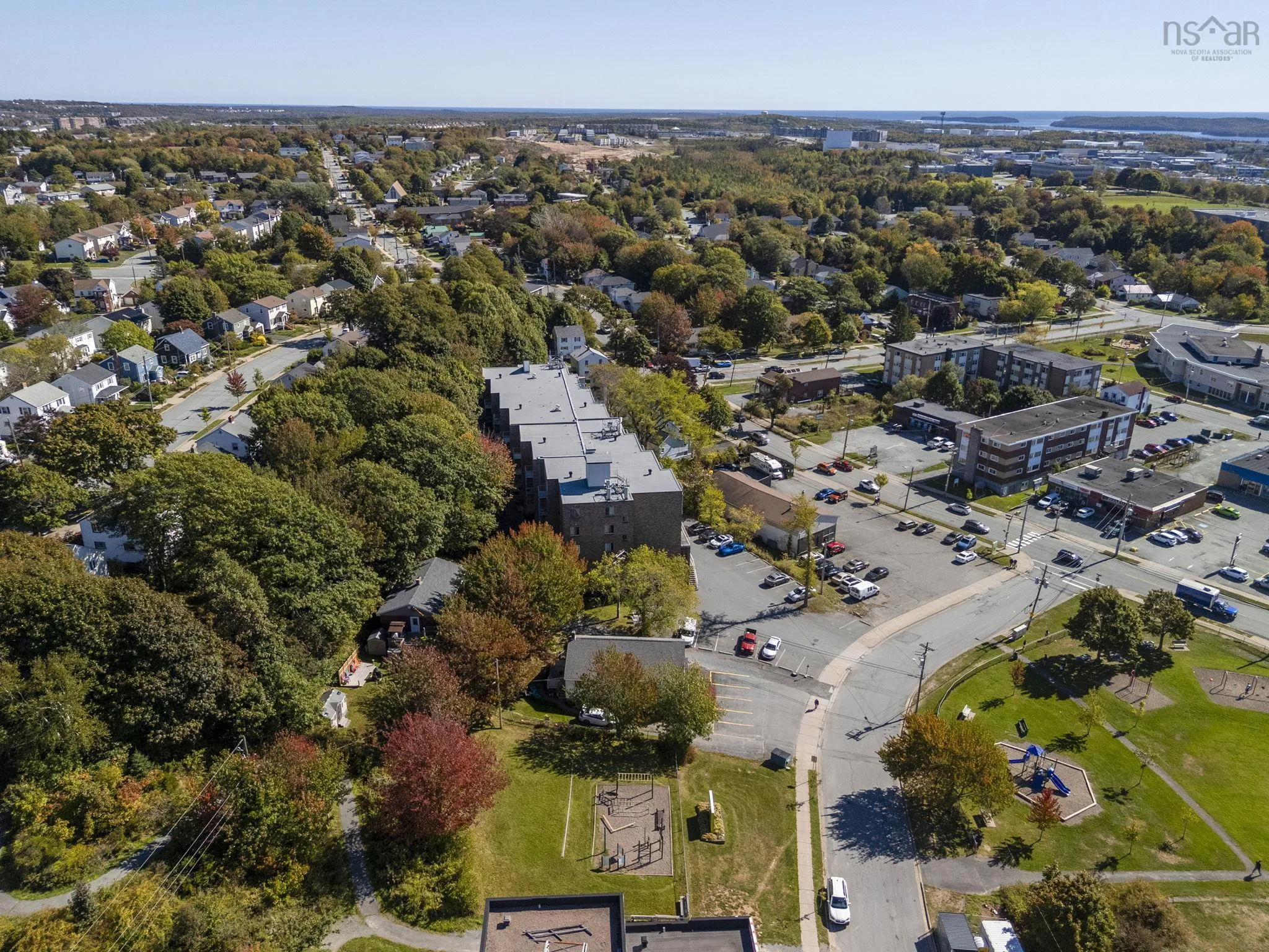 16-6 Lakefront Road, Dartmouth, NS B2Y 3C3, 4 Bedrooms Bedrooms, ,Residential Income,For Sale,Lakefront,202525250