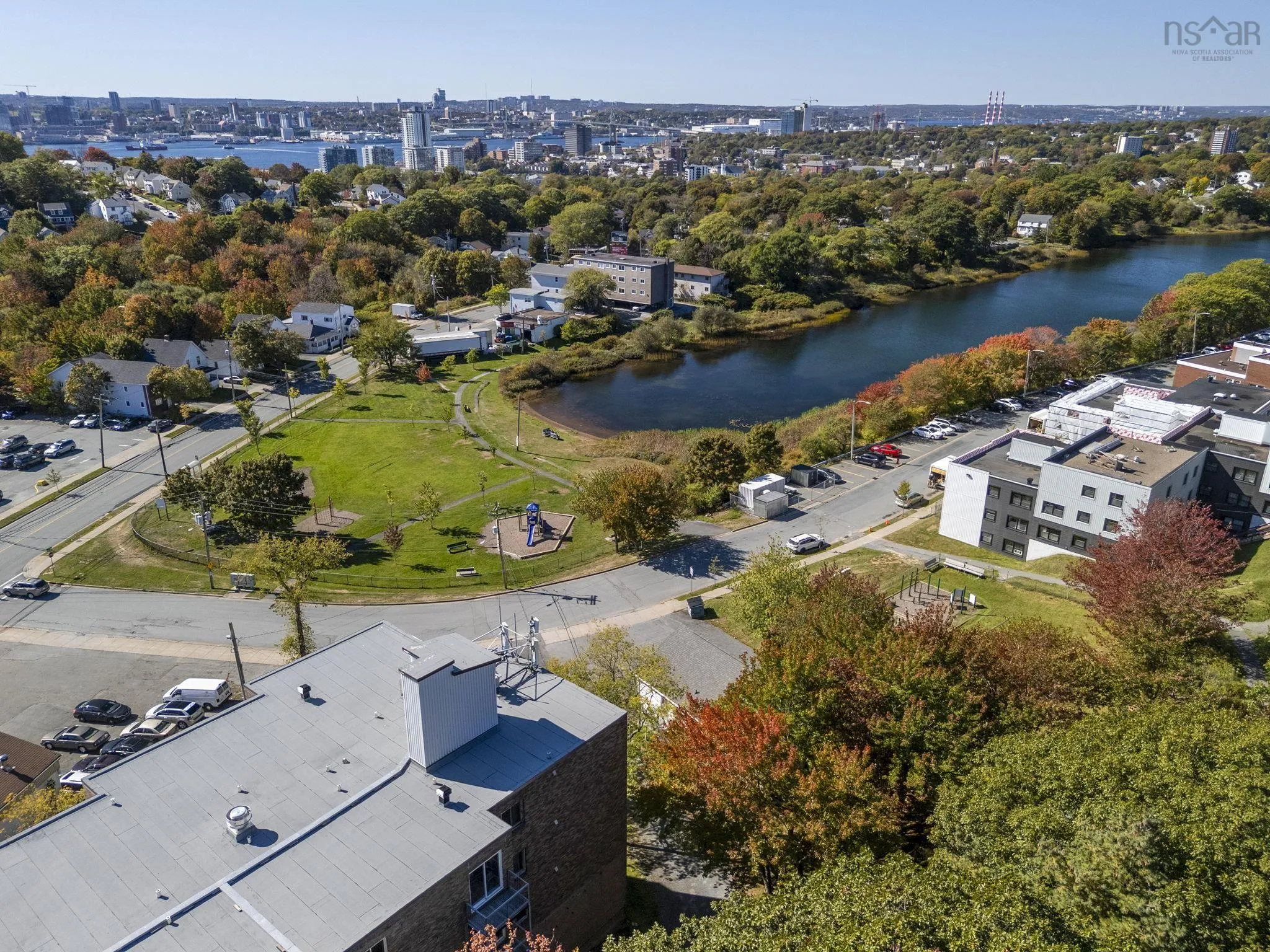 16-6 Lakefront Road, Dartmouth, NS B2Y 3C3, 4 Bedrooms Bedrooms, ,Residential Income,For Sale,Lakefront,202525250
