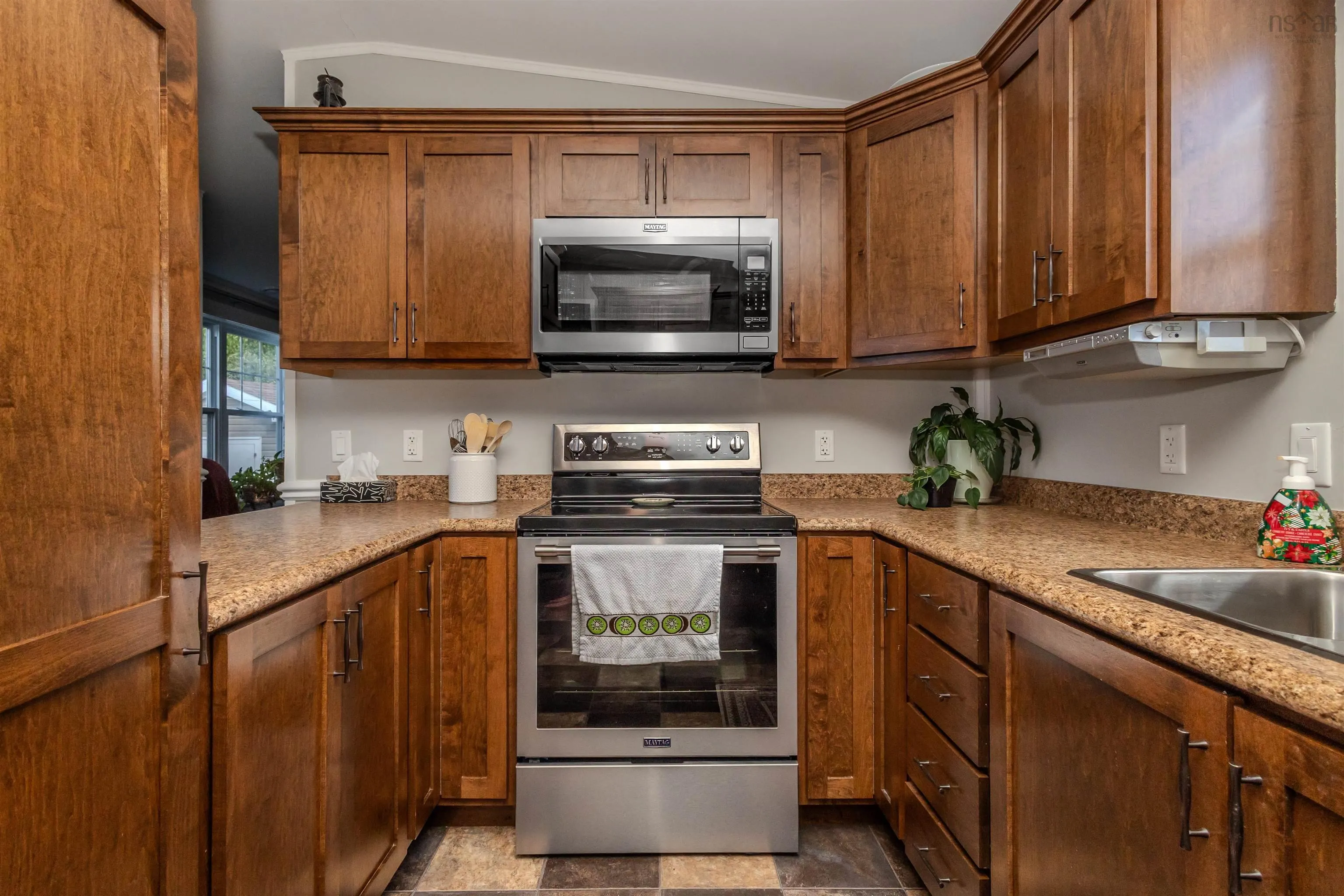 77 Bendix Street, Sydney Mines, NS B1V 3C4, 3 Bedrooms Bedrooms, ,2 BathroomsBathrooms,Residential,For Sale,Bendix,202521954