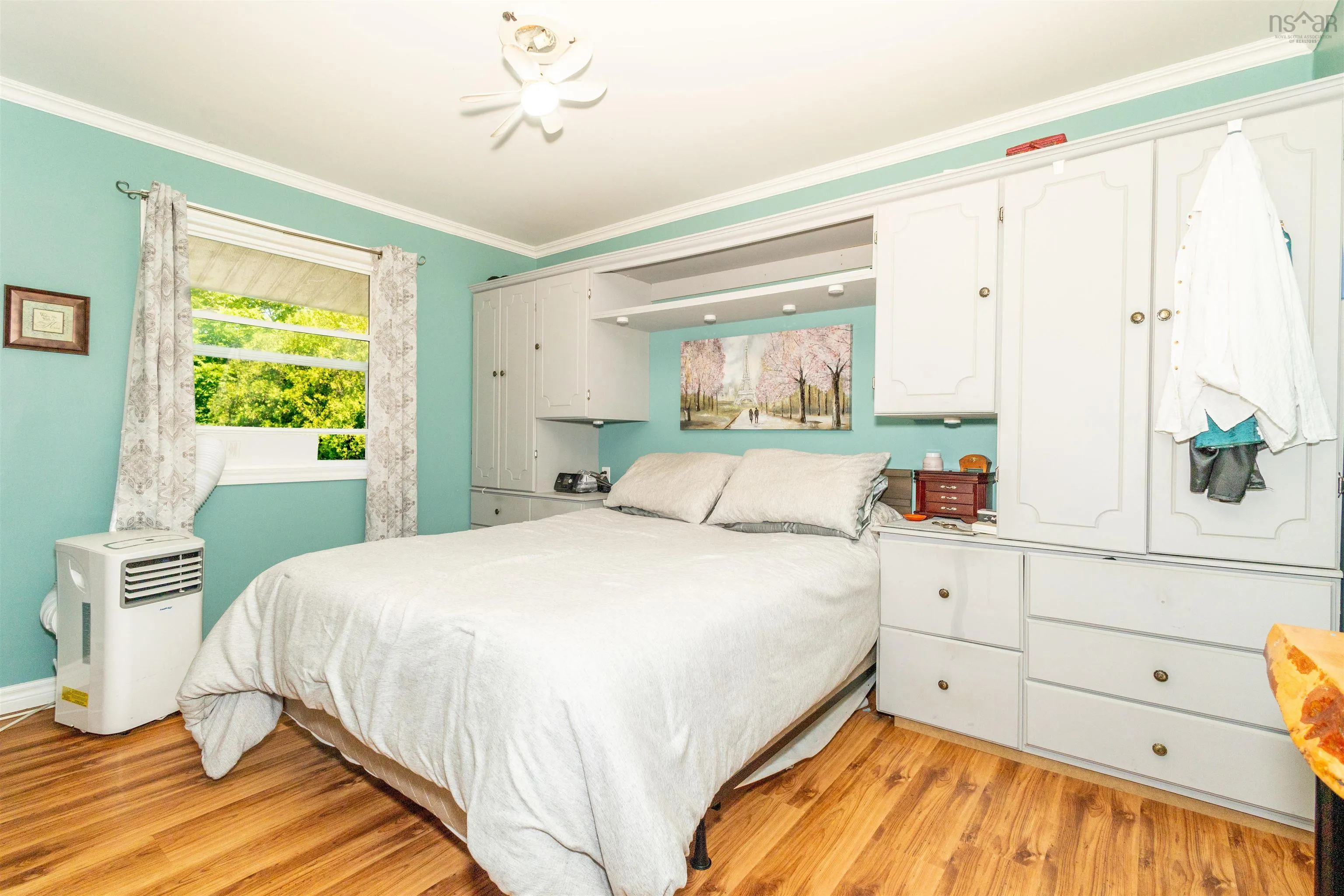 56 Holic Avenue, North Sydney, NS B2A 3R8, 3 Bedrooms Bedrooms, ,2 BathroomsBathrooms,Residential,For Sale,Holic,202518159