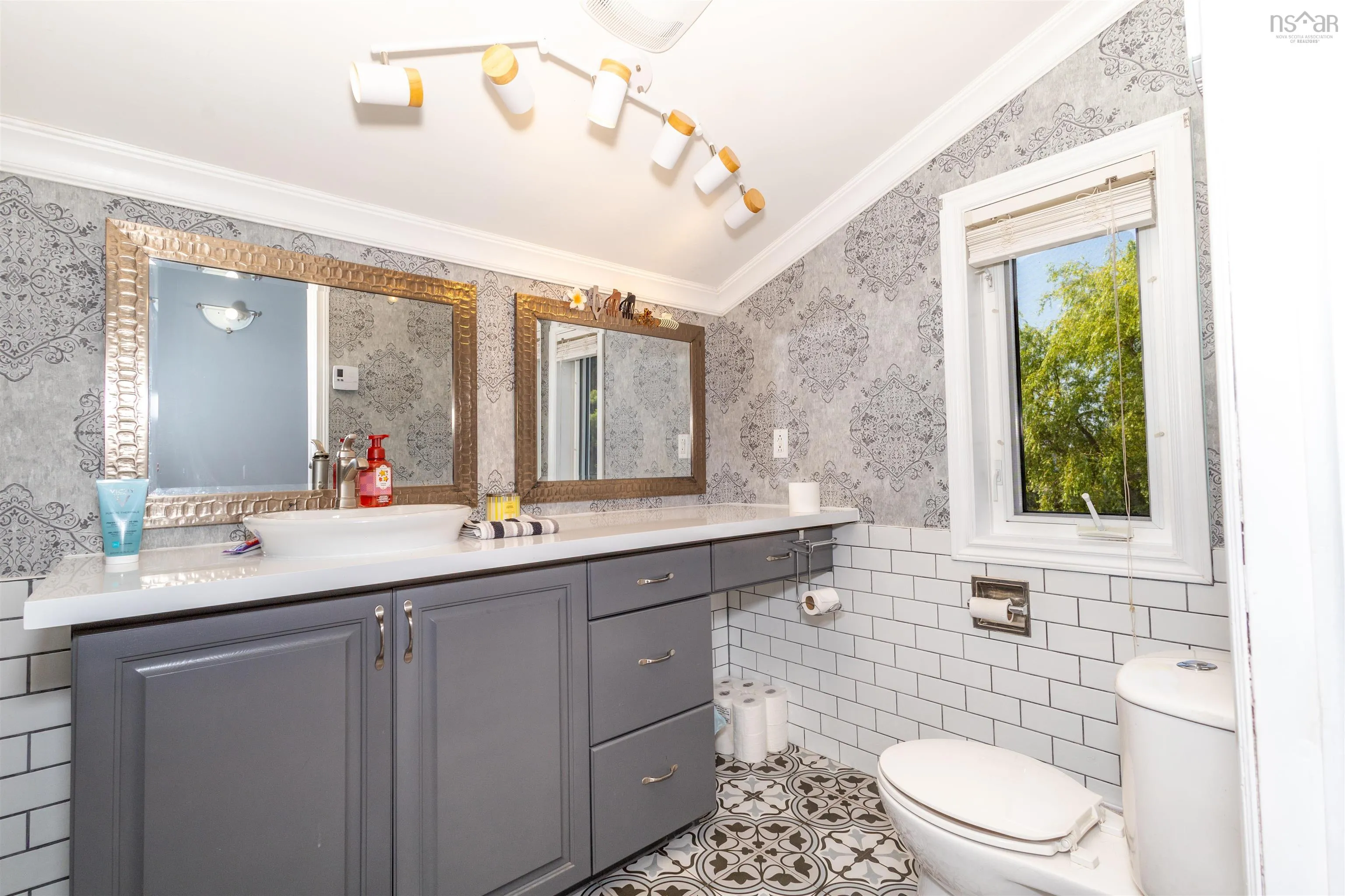 56 Holic Avenue, North Sydney, NS B2A 3R8, 3 Bedrooms Bedrooms, ,2 BathroomsBathrooms,Residential,For Sale,Holic,202518159