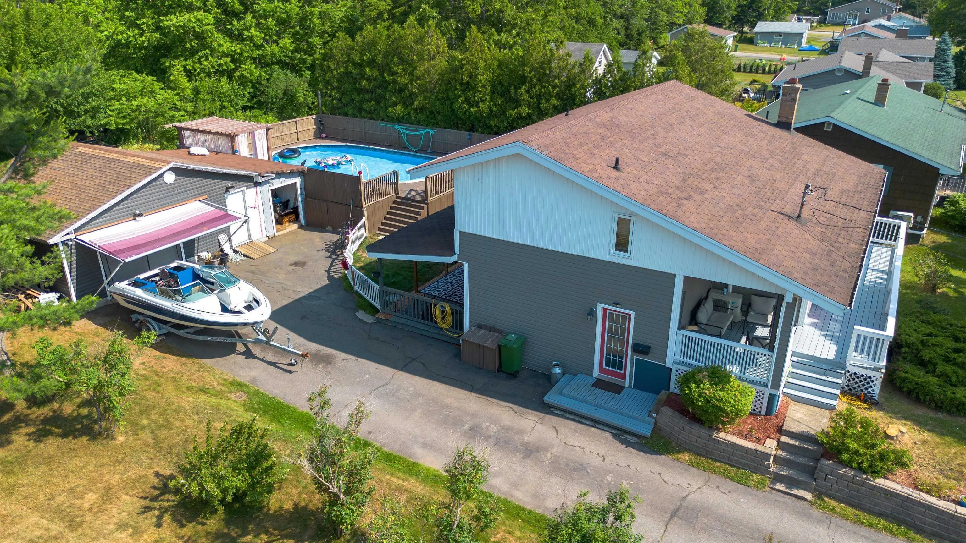 56 Holic Avenue, North Sydney, NS B2A 3R8, 3 Bedrooms Bedrooms, ,2 BathroomsBathrooms,Residential,For Sale,Holic,202518159