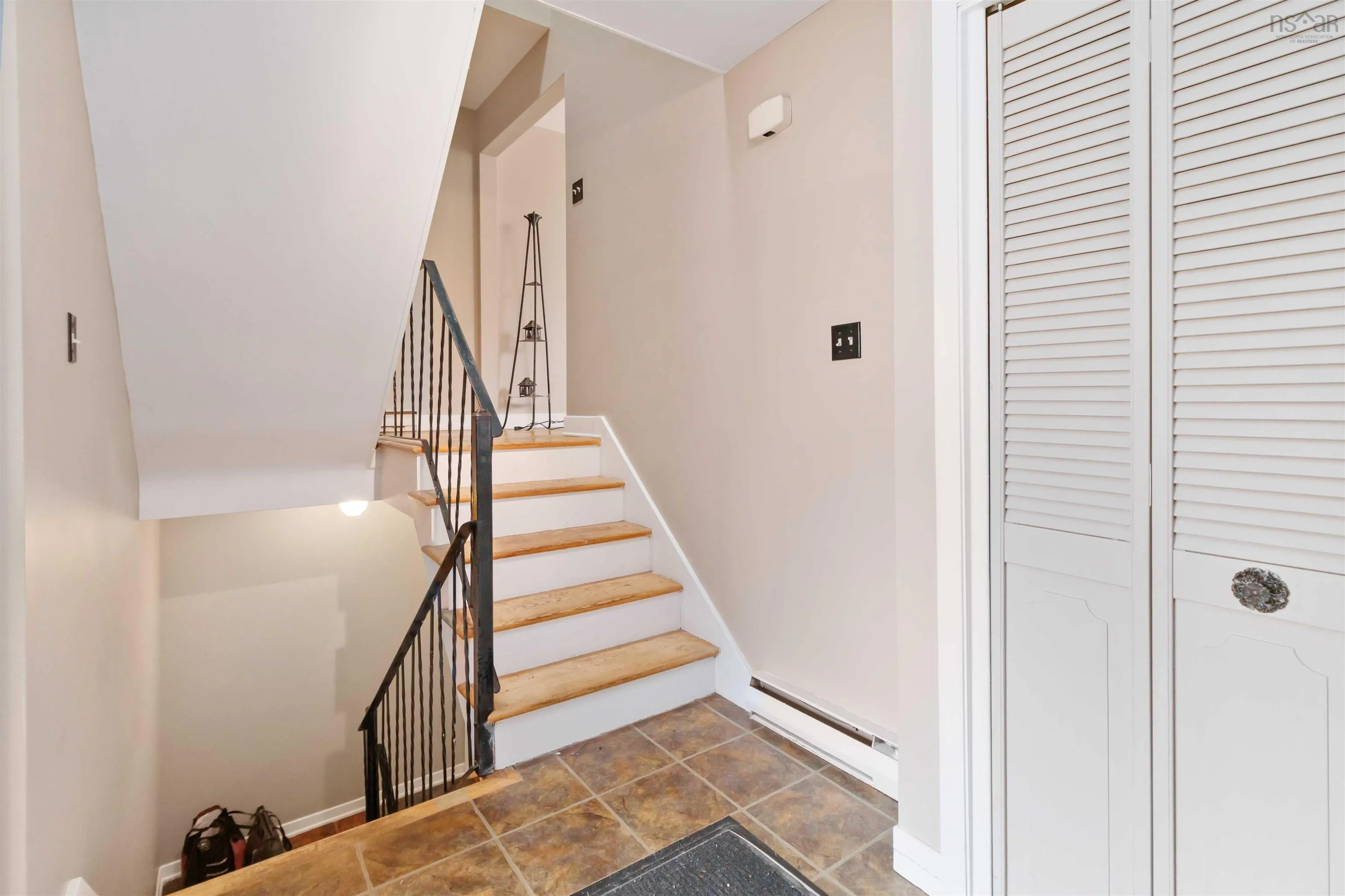 16 Oakburn Court, Halifax Ns B3m 2w6, 3 Bedrooms Bedrooms, ,2 BathroomsBathrooms,Residential,For Sale,Oakburn,202507848