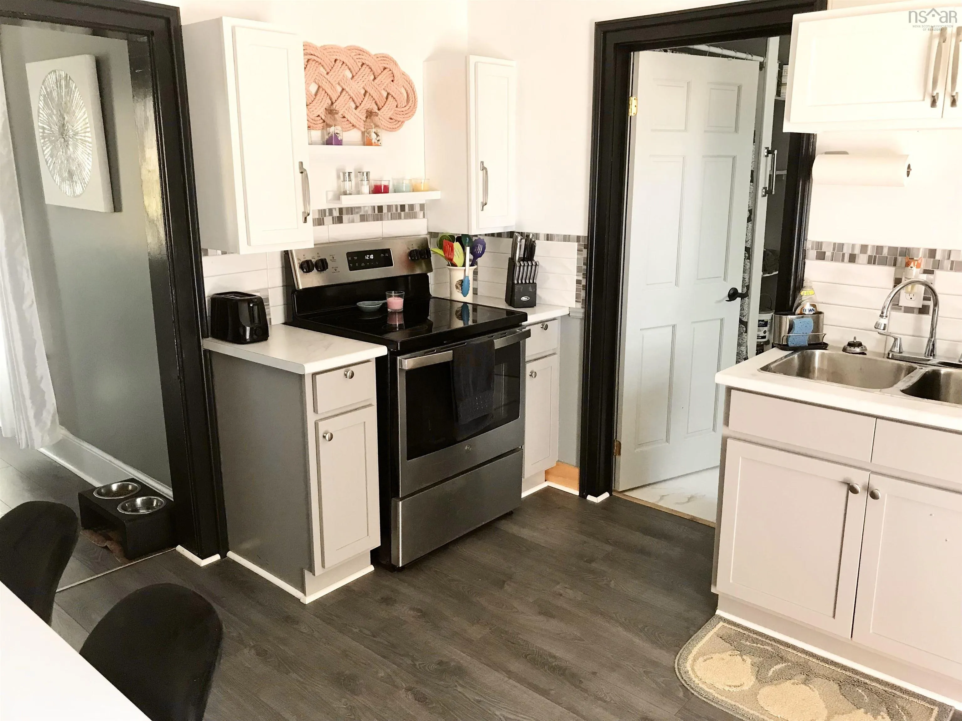 31 Barnard Street, Yarmouth, NS B5A 3T4, 3 Bedrooms Bedrooms, ,2 BathroomsBathrooms,Residential,For Sale,Barnard,202518467