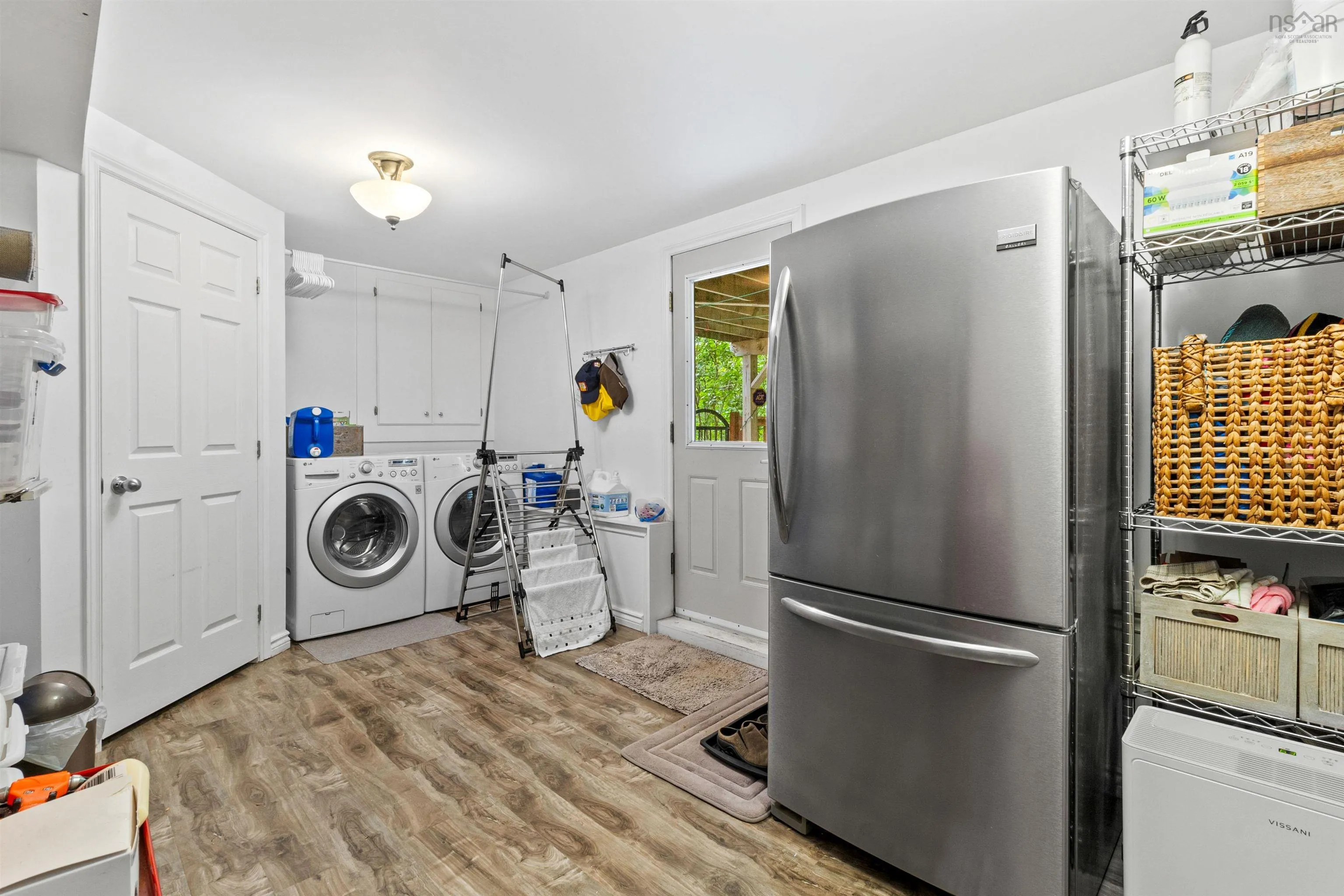 454 Basinview Drive, Bedford, NS B4A 1T4, 3 Bedrooms Bedrooms, ,4 BathroomsBathrooms,Residential,For Sale,Basinview,202518617