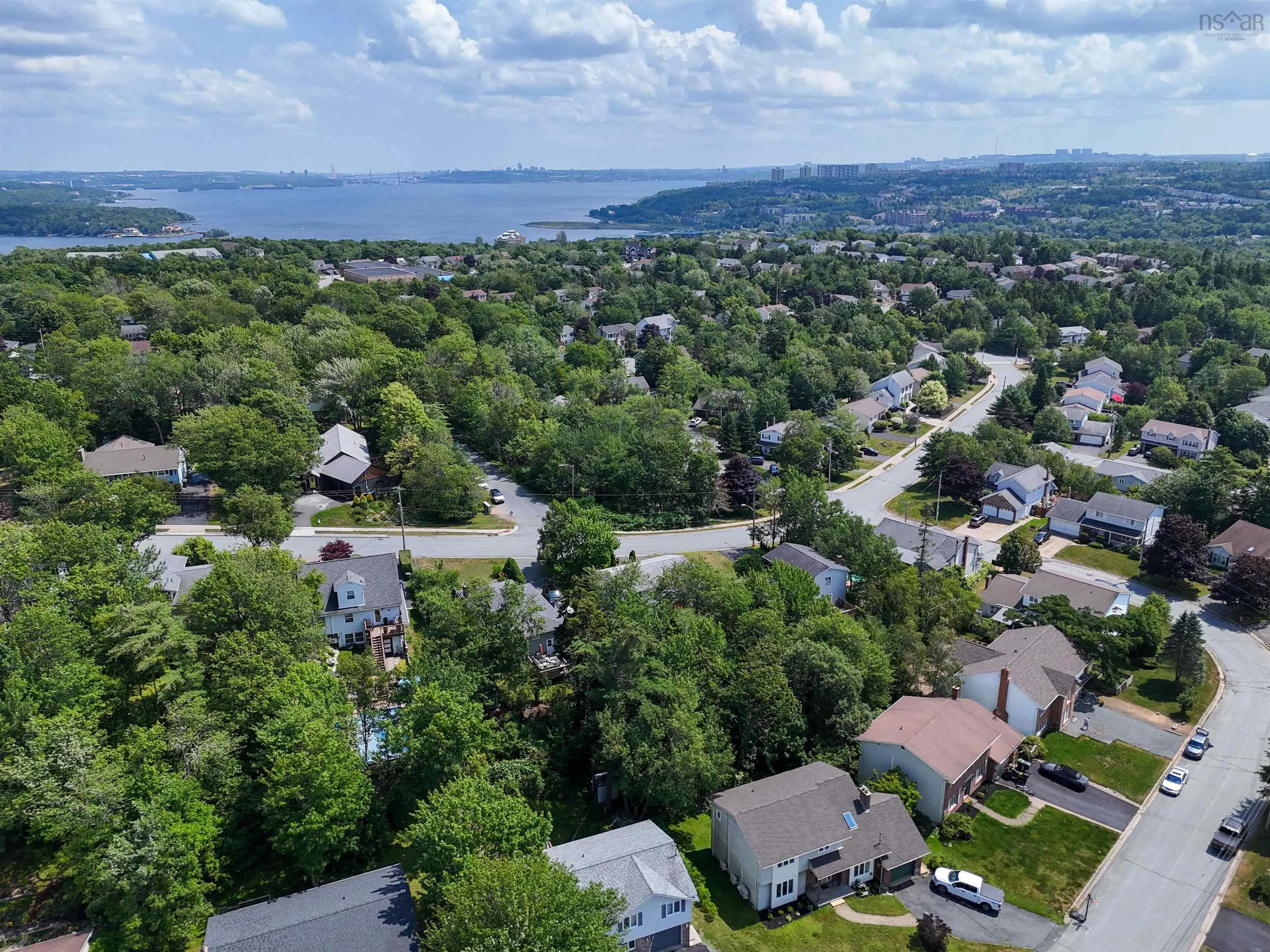 454 Basinview Drive, Bedford, NS B4A 1T4, 3 Bedrooms Bedrooms, ,4 BathroomsBathrooms,Residential,For Sale,Basinview,202518617