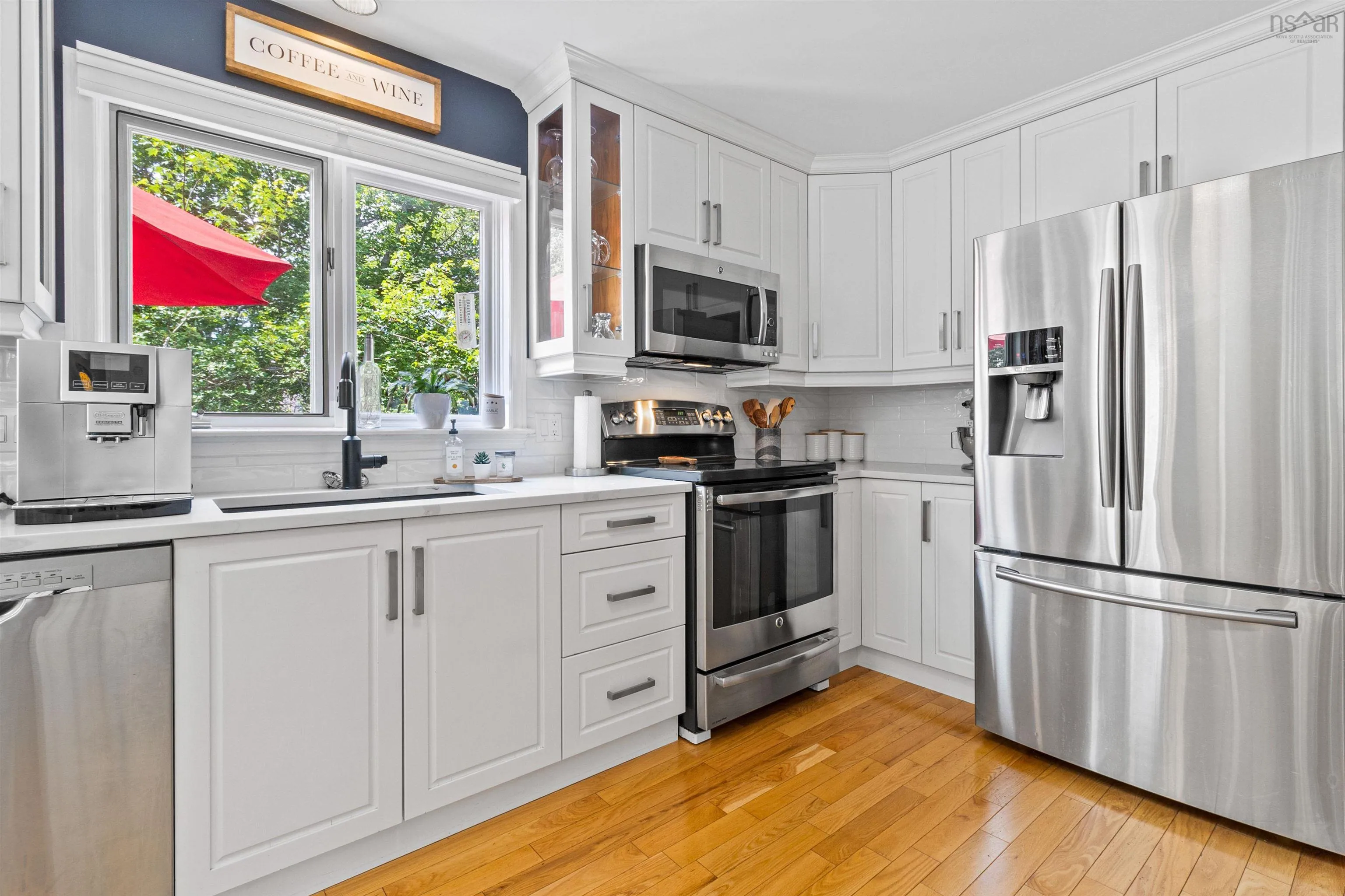 454 Basinview Drive, Bedford, NS B4A 1T4, 3 Bedrooms Bedrooms, ,4 BathroomsBathrooms,Residential,For Sale,Basinview,202518617