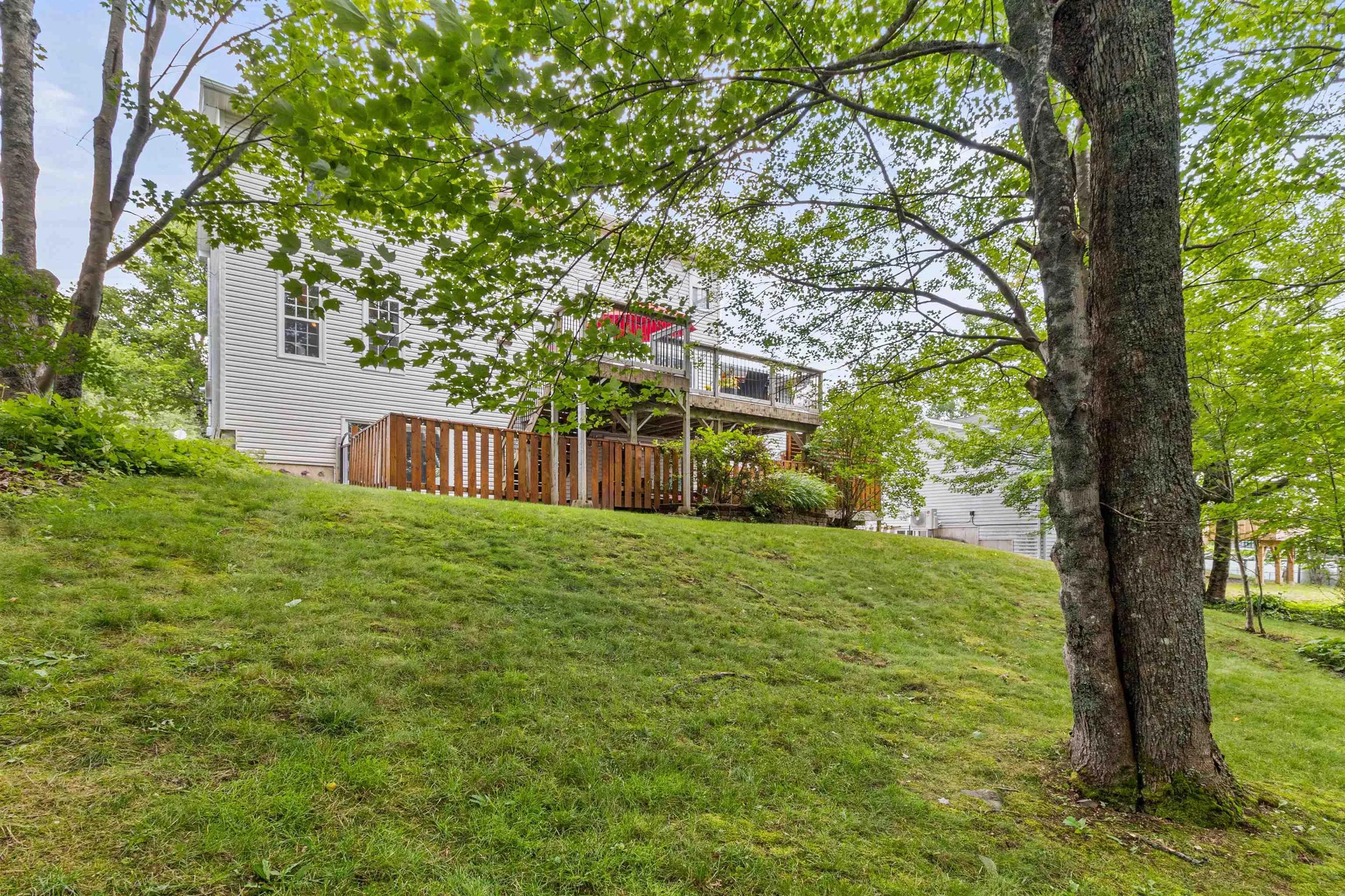 454 Basinview Drive, Bedford, NS B4A 1T4, 3 Bedrooms Bedrooms, ,4 BathroomsBathrooms,Residential,For Sale,Basinview,202518617