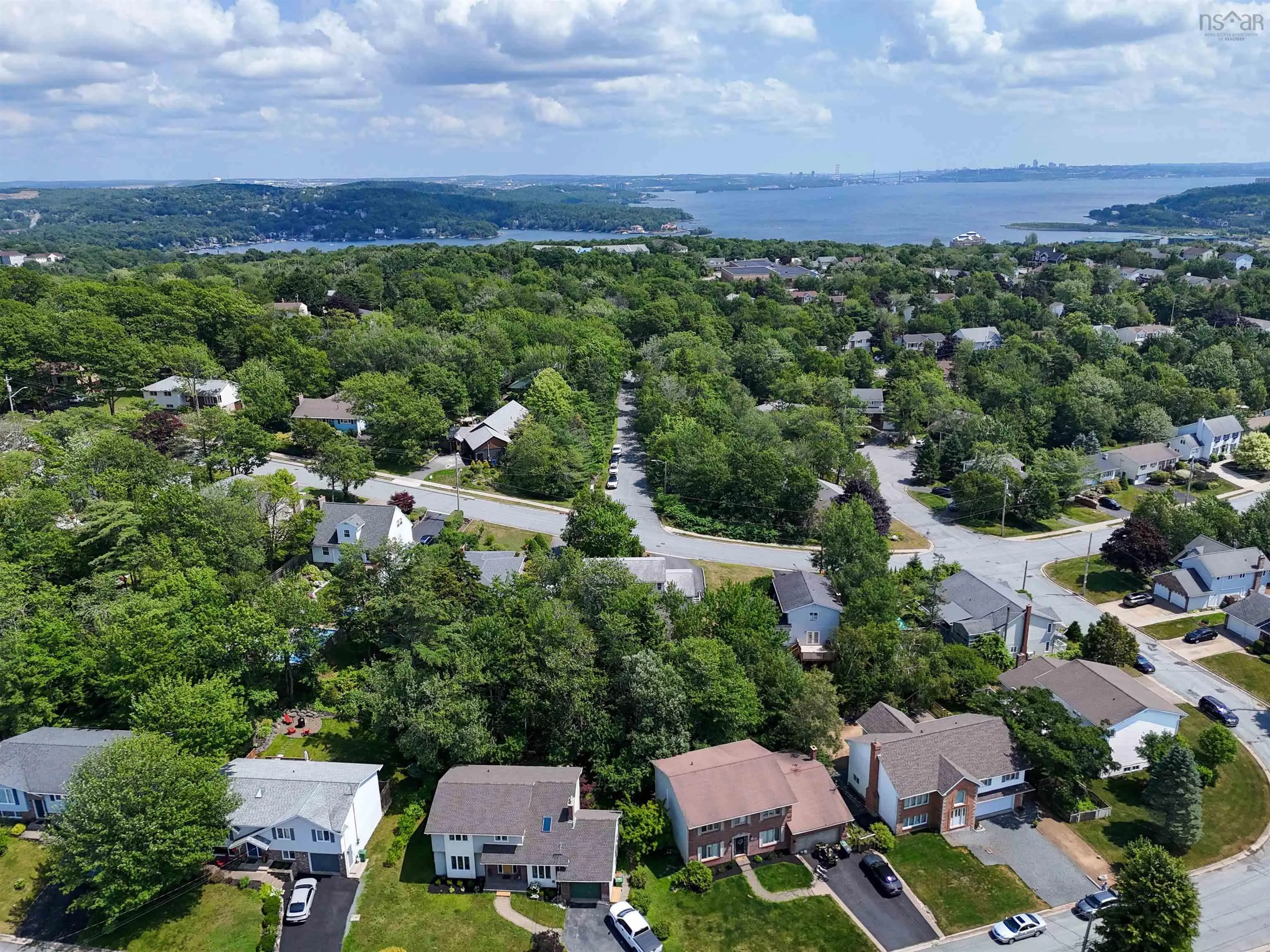 454 Basinview Drive, Bedford, NS B4A 1T4, 3 Bedrooms Bedrooms, ,4 BathroomsBathrooms,Residential,For Sale,Basinview,202518617