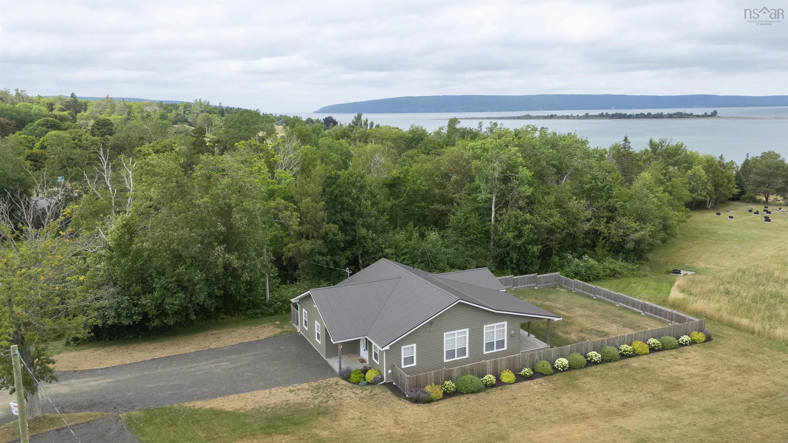 28 Harbourview Road, Smiths Cove Ns B0s 1s0, 4 Bedrooms Bedrooms, ,2 BathroomsBathrooms,Residential,For Sale,Harbour View,202506015