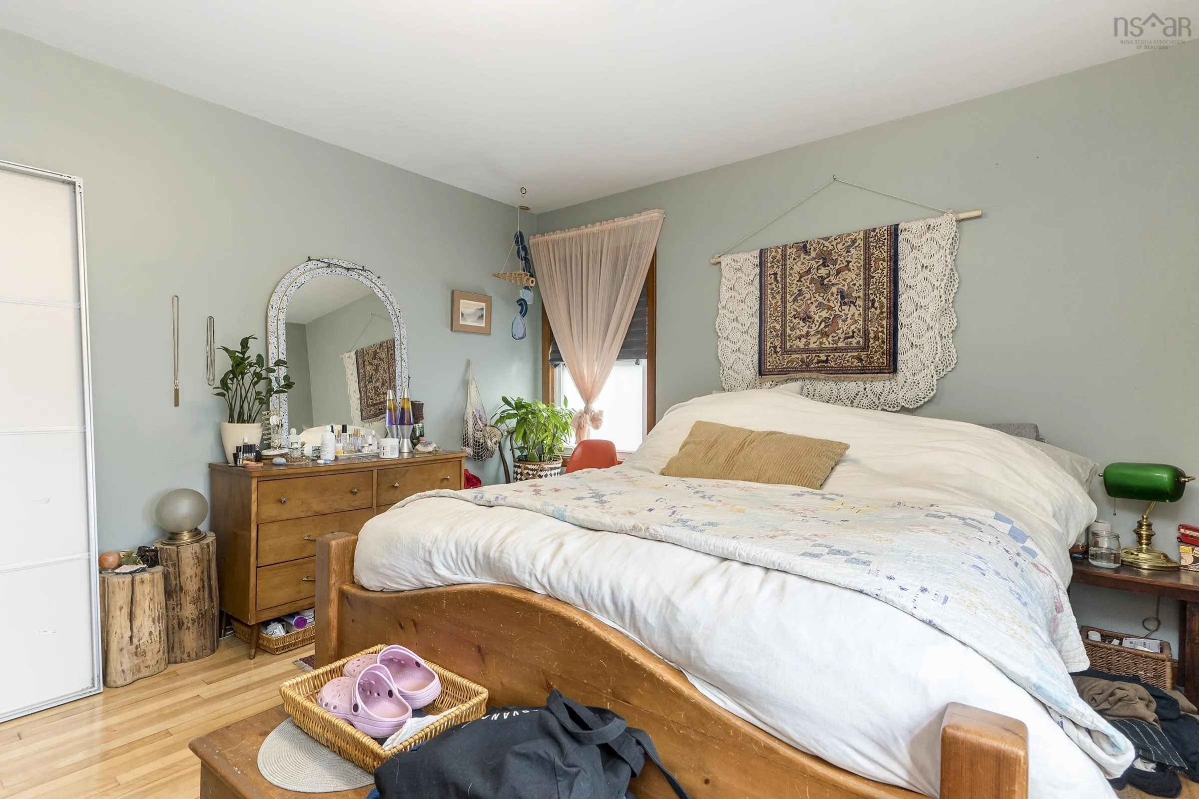 7142 Abbott Drive, Halifax, NS B3L 2L7, 2 Bedrooms Bedrooms, ,2 BathroomsBathrooms,Residential,For Sale,Abbott,202525478