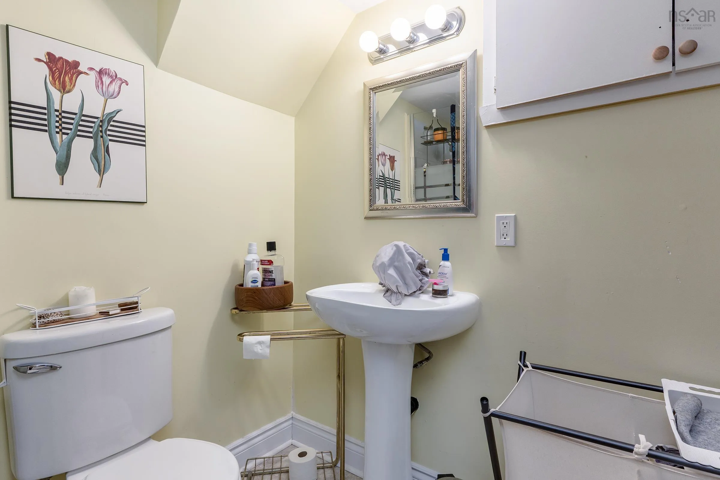 7142 Abbott Drive, Halifax, NS B3L 2L7, 2 Bedrooms Bedrooms, ,2 BathroomsBathrooms,Residential,For Sale,Abbott,202525478