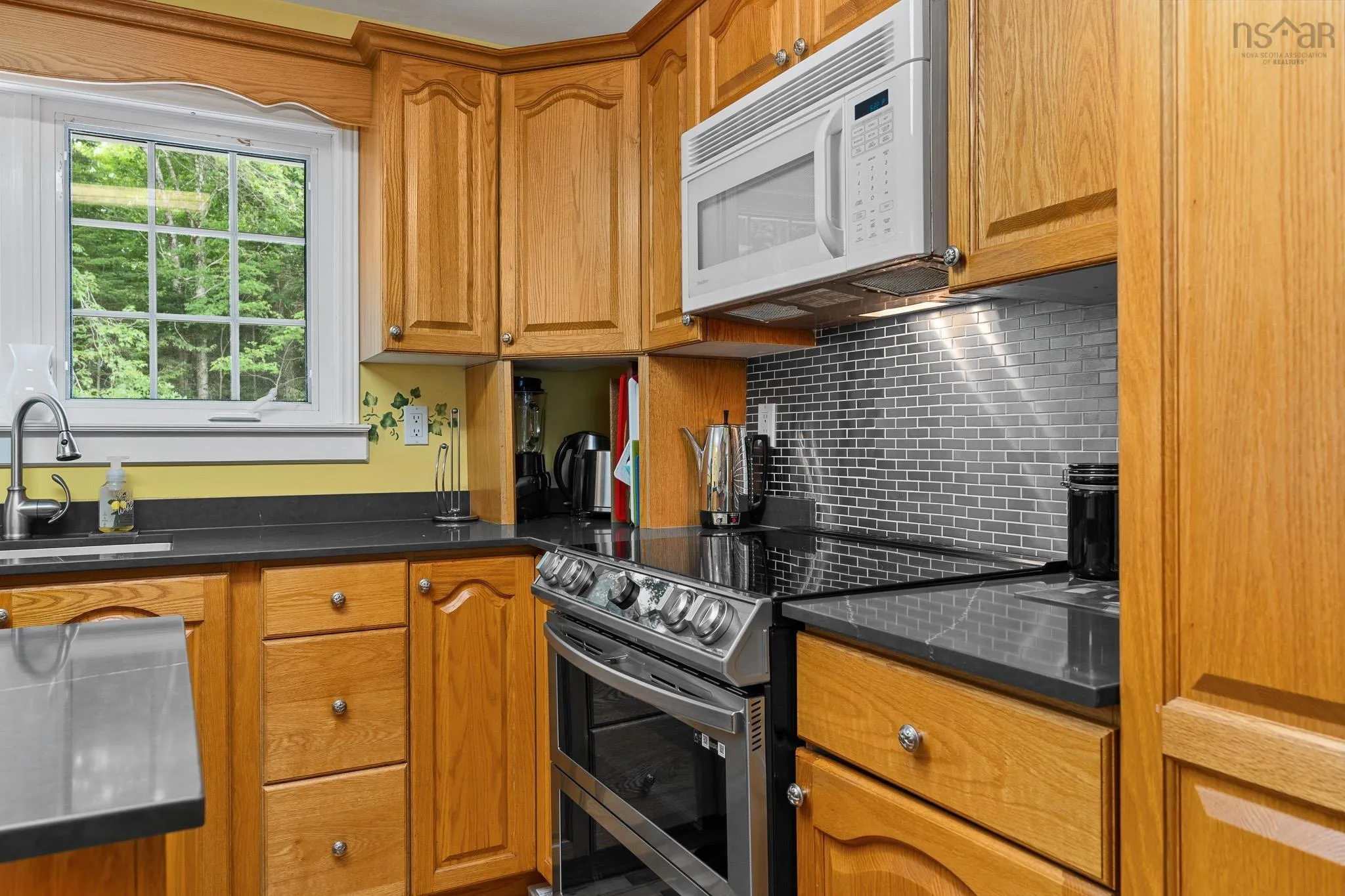 576 Lakeview Avenue, Middle Sackville, NS B4E 3B8, 4 Bedrooms Bedrooms, ,2 BathroomsBathrooms,Residential,For Sale,Lakeview,202517665