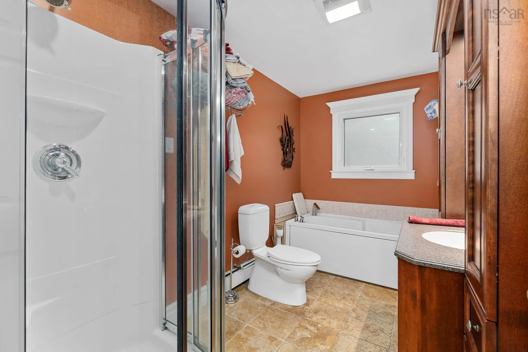 576 Lakeview Avenue, Middle Sackville, NS B4E 3B8, 4 Bedrooms Bedrooms, ,2 BathroomsBathrooms,Residential,For Sale,Lakeview,202517665