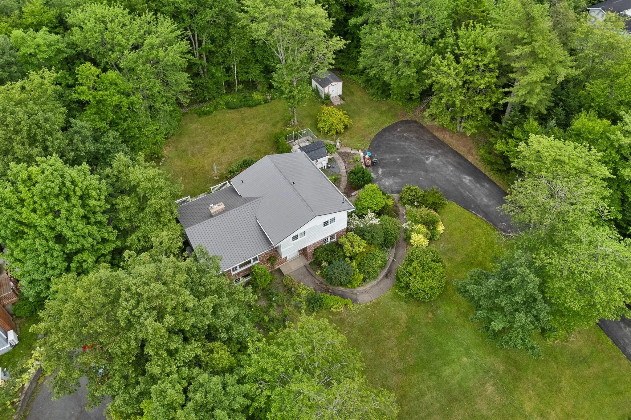 576 Lakeview Avenue, Middle Sackville, NS B4E 3B8, 4 Bedrooms Bedrooms, ,2 BathroomsBathrooms,Residential,For Sale,Lakeview,202517665