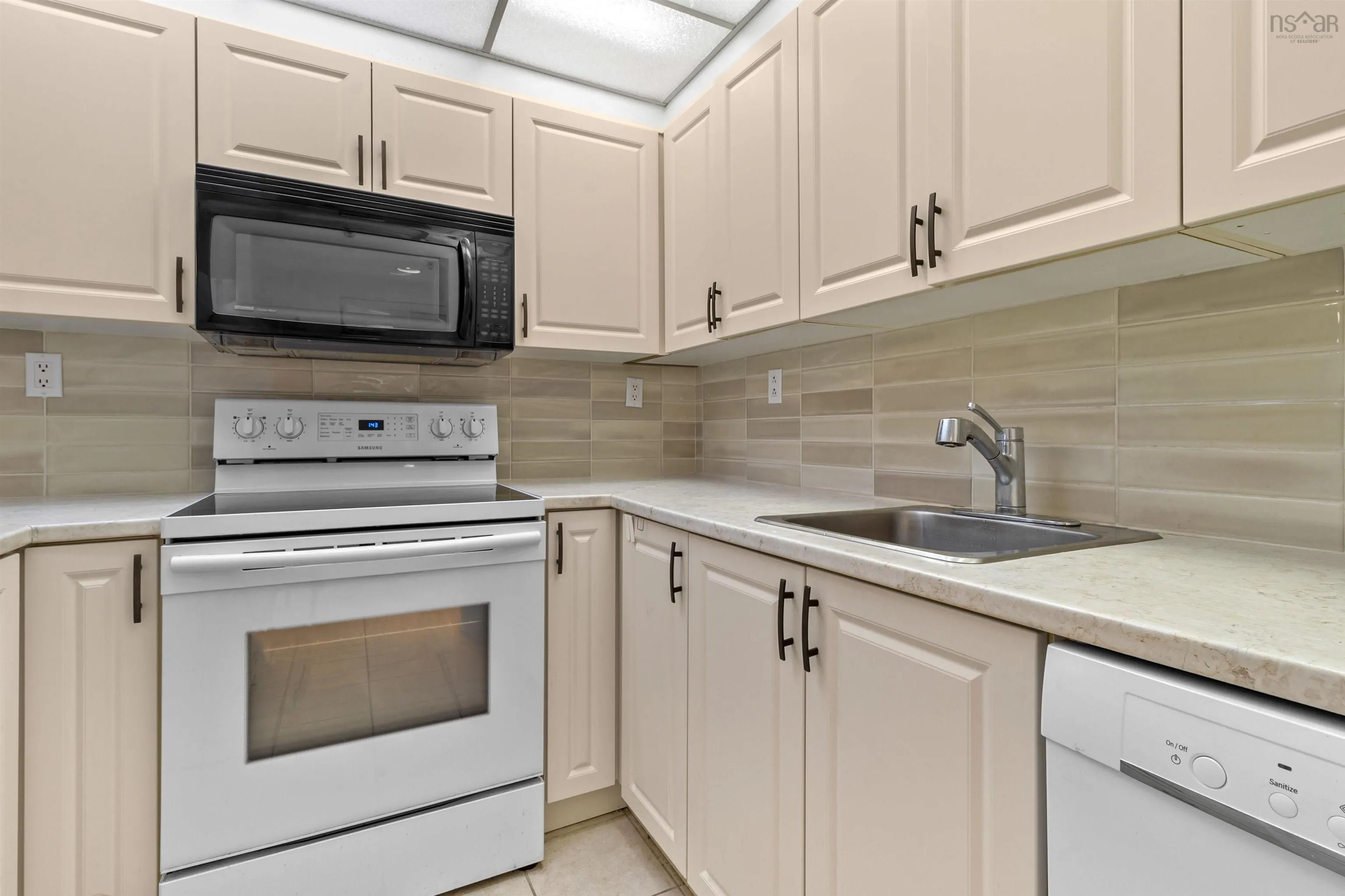 304-30 Brookdale Crescent, Dartmouth, NS B3A 4T7, 2 Bedrooms Bedrooms, ,2 BathroomsBathrooms,Residential,For Sale,Brookdale Crescent,202523954