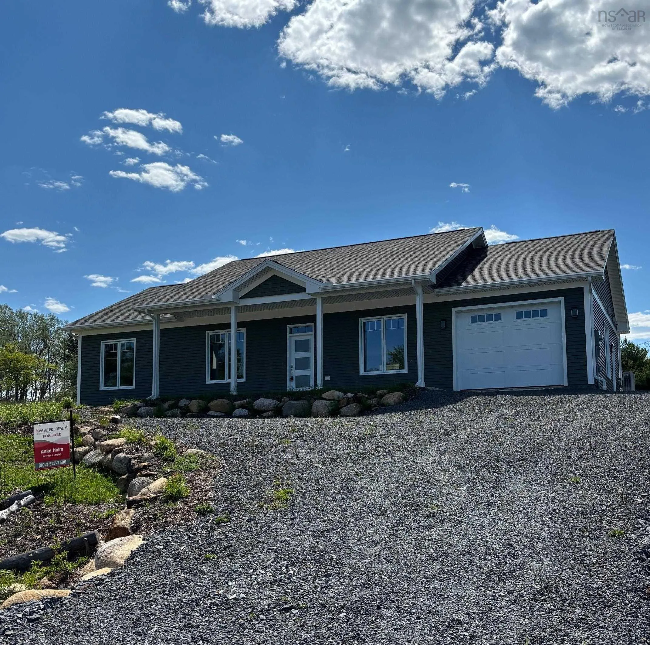 231 Hawthorn Road, Mahone Bay Ns B0j 2e0, 3 Bedrooms Bedrooms, ,2 BathroomsBathrooms,Residential,For Sale,Hawthorn,202504924