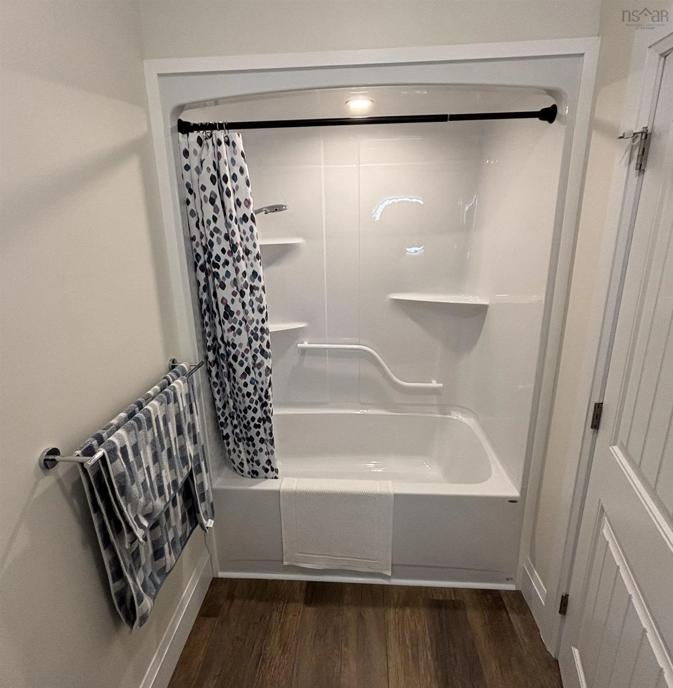 231 Hawthorn Road, Mahone Bay Ns B0j 2e0, 3 Bedrooms Bedrooms, ,2 BathroomsBathrooms,Residential,For Sale,Hawthorn,202504924
