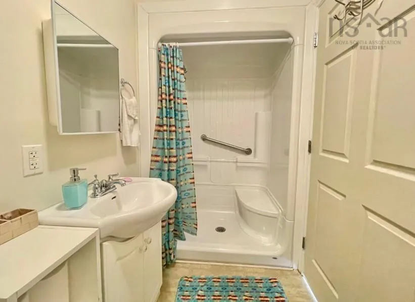 319 Cockburn Street, New Waterford, NS B1J 4J8, 4 Bedrooms Bedrooms, ,2 BathroomsBathrooms,Residential,For Sale,Cockburn,202525436