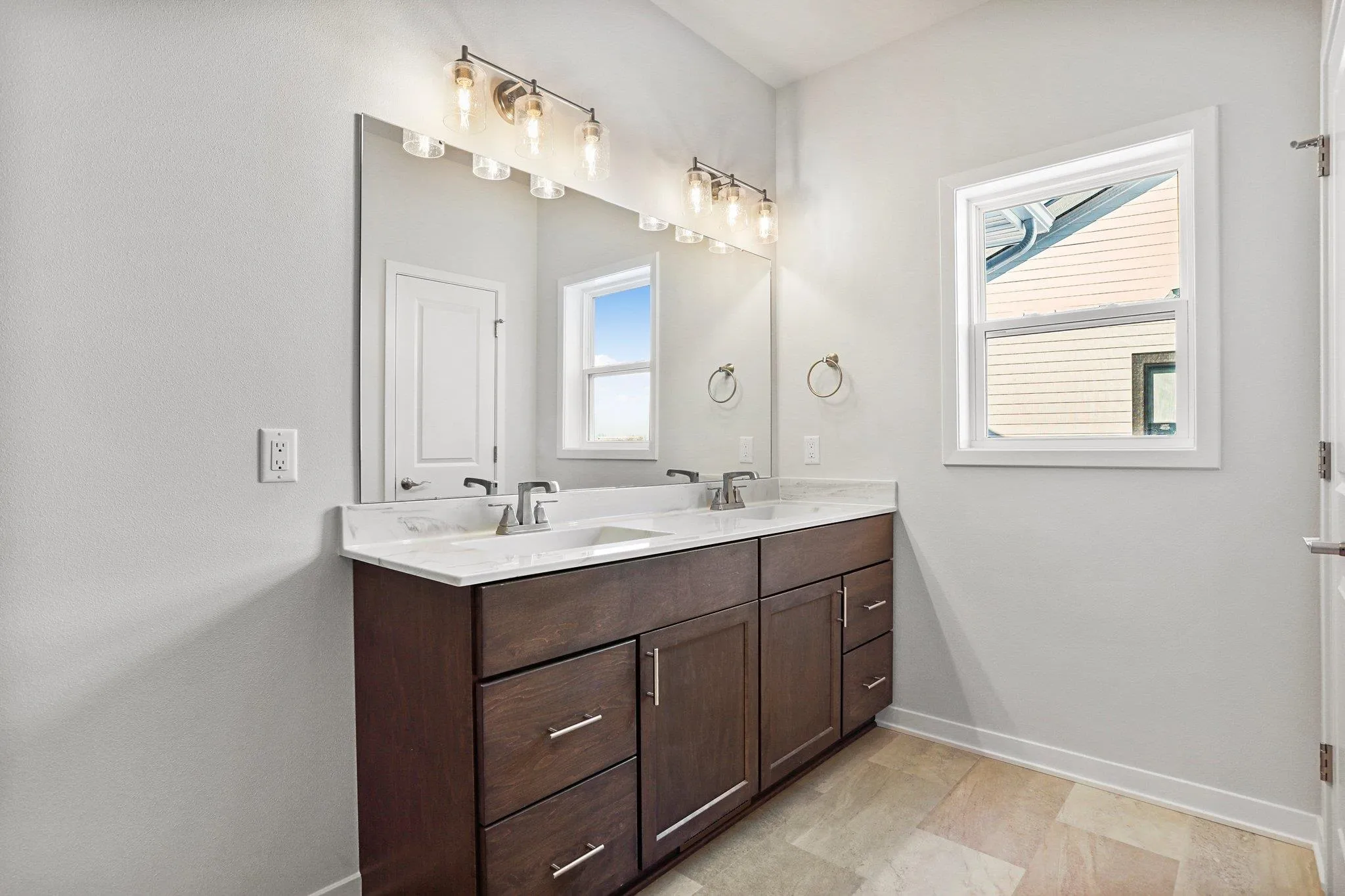 407 Melissa Lane, Cottage Grove, WI 53527, 3 Bedrooms Bedrooms, ,2 BathroomsBathrooms,Residential,For Sale,Melissa,1996867