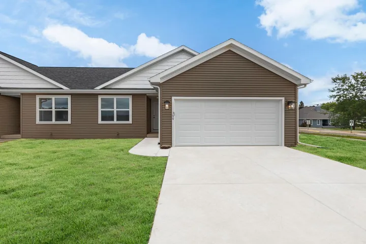 300 Lilac Lane, Stoughton, WI 53589, 3 Bedrooms Bedrooms, ,2 BathroomsBathrooms,Residential,For Sale,Lilac,1997809