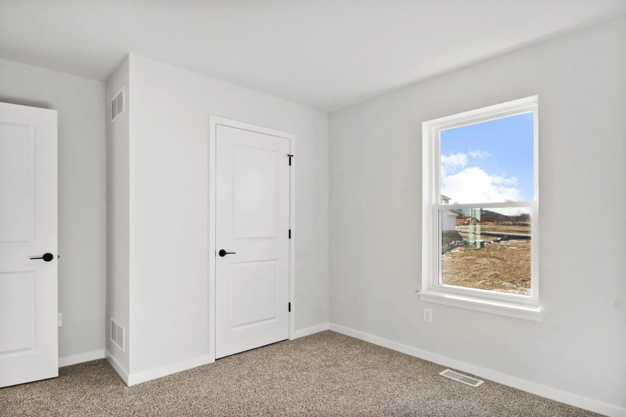 365 Lilac Lane, Stoughton, WI 53589, 3 Bedrooms Bedrooms, ,2 BathroomsBathrooms,Residential,For Sale,Lilac,2003897