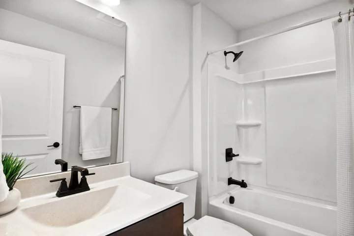 380 Lilac Lane, Stoughton, WI 53589, 3 Bedrooms Bedrooms, ,2 BathroomsBathrooms,Residential,For Sale,Lilac,2006508