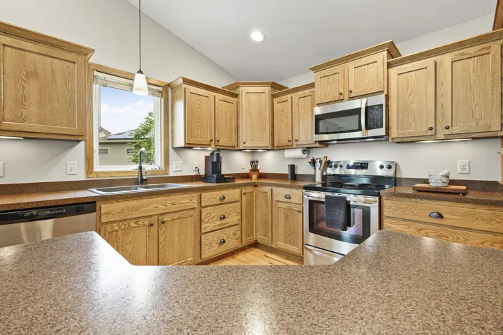 816 Haskell Court, Stoughton, WI 53589, 4 Bedrooms Bedrooms, ,2 BathroomsBathrooms,Residential,For Sale,Haskell,2007212