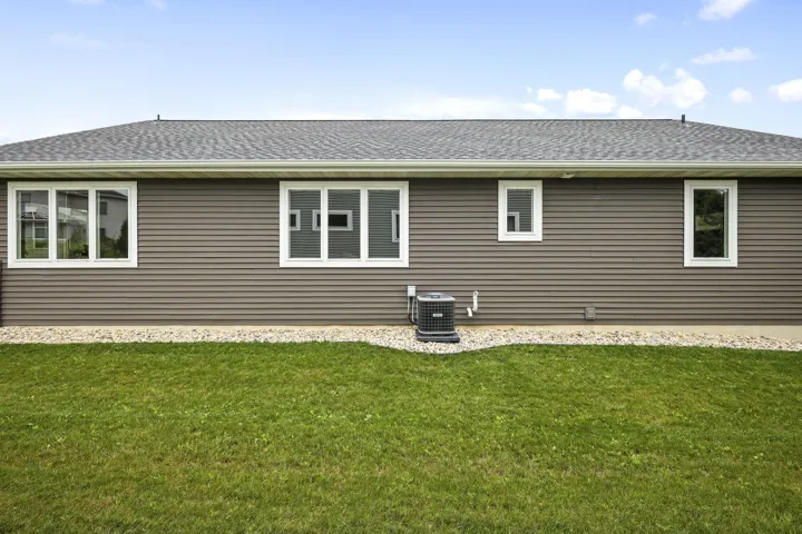816 Haskell Court, Stoughton, WI 53589, 4 Bedrooms Bedrooms, ,2 BathroomsBathrooms,Residential,For Sale,Haskell,2007212