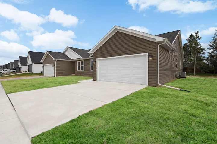 400 Orchid Avenue, Stoughton, WI 53589, 3 Bedrooms Bedrooms, ,2 BathroomsBathrooms,Residential,For Sale,Orchid,2008538