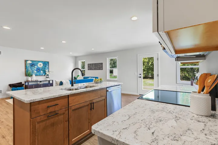 352 Dahlia Drive, Stoughton, WI 53589, 3 Bedrooms Bedrooms, ,2 BathroomsBathrooms,Residential,For Sale,Dahlia,2008543