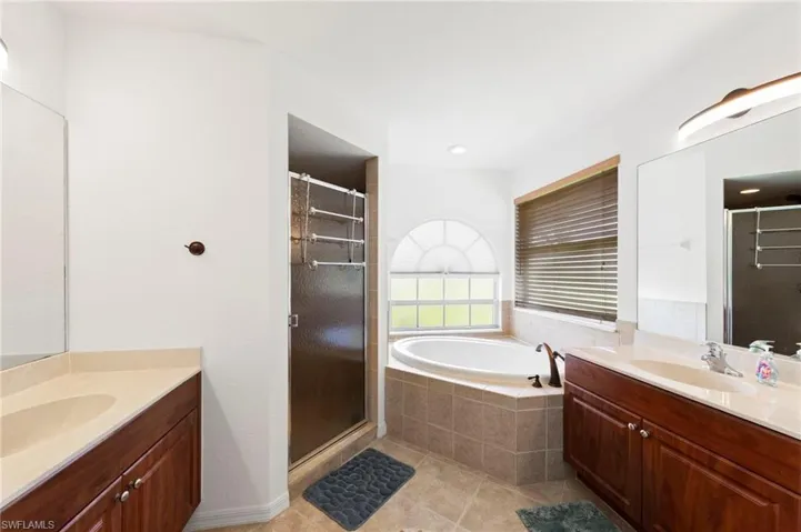 4930 Sw 27th Ave, Cape Coral, Florida 33914