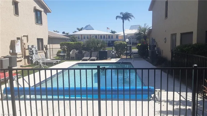 4120 Se 19th Pl # 202, Cape Coral Fl 33904