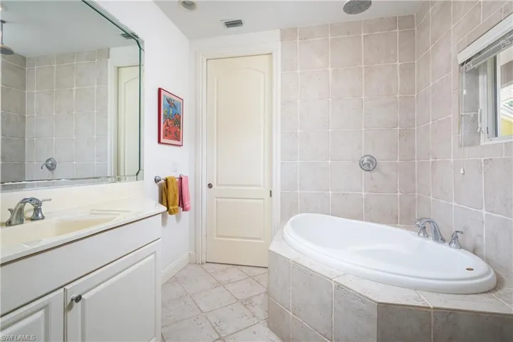 168 North St, Naples Fl 34108