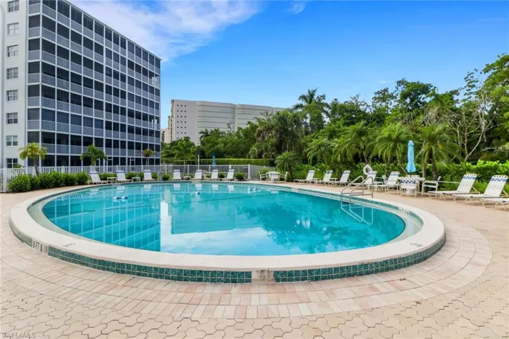 1  Bluebill  AVE, Naples, FL 34108