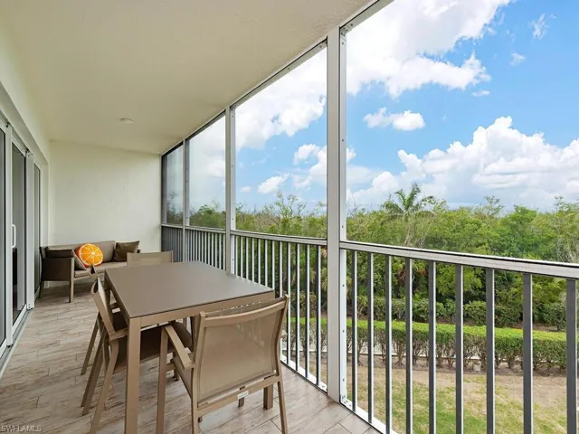 1  Bluebill  AVE, Naples, FL 34108