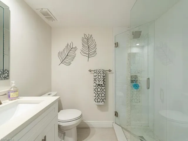 1  Bluebill  AVE, Naples, FL 34108