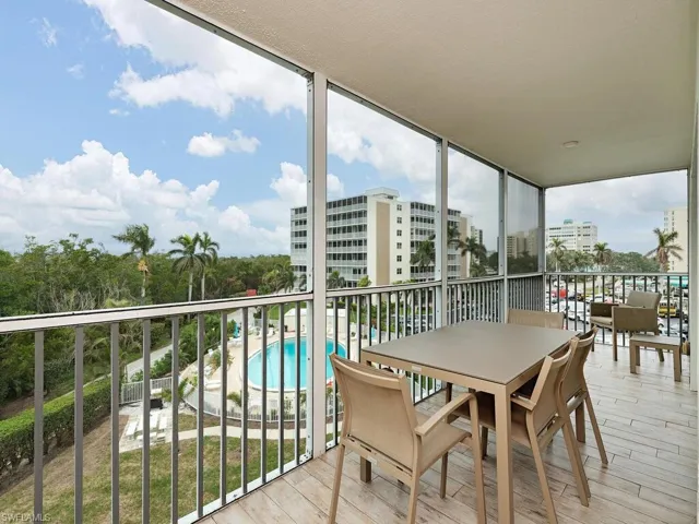 1  Bluebill  AVE, Naples, FL 34108