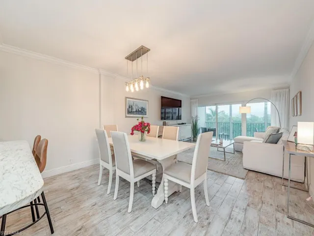 1  Bluebill  AVE, Naples, FL 34108